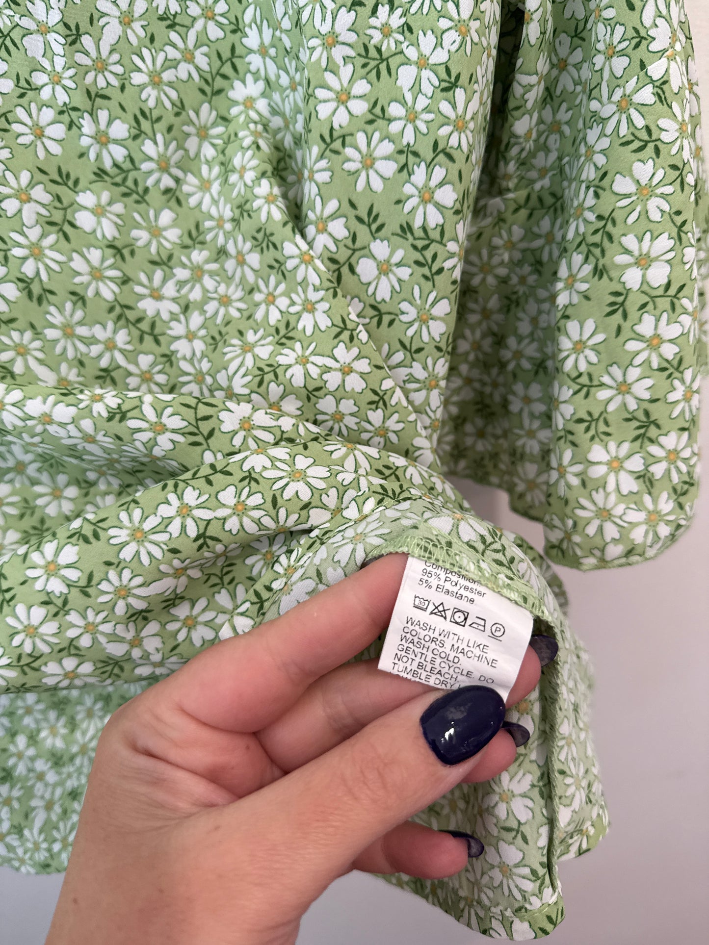 Shein Ditsy Print Top Size XL