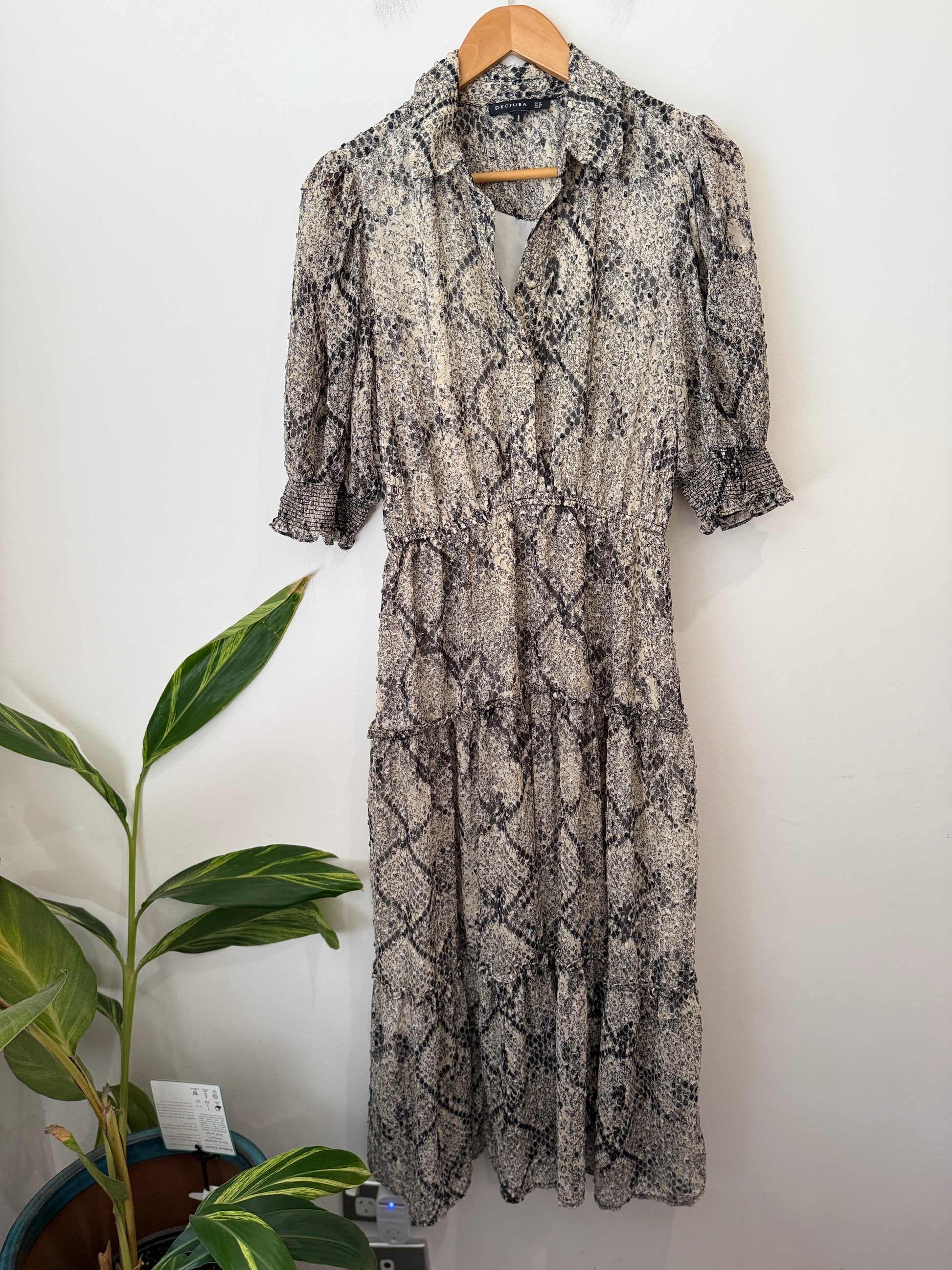 Decjuba Tiered Midi Dress Size 12