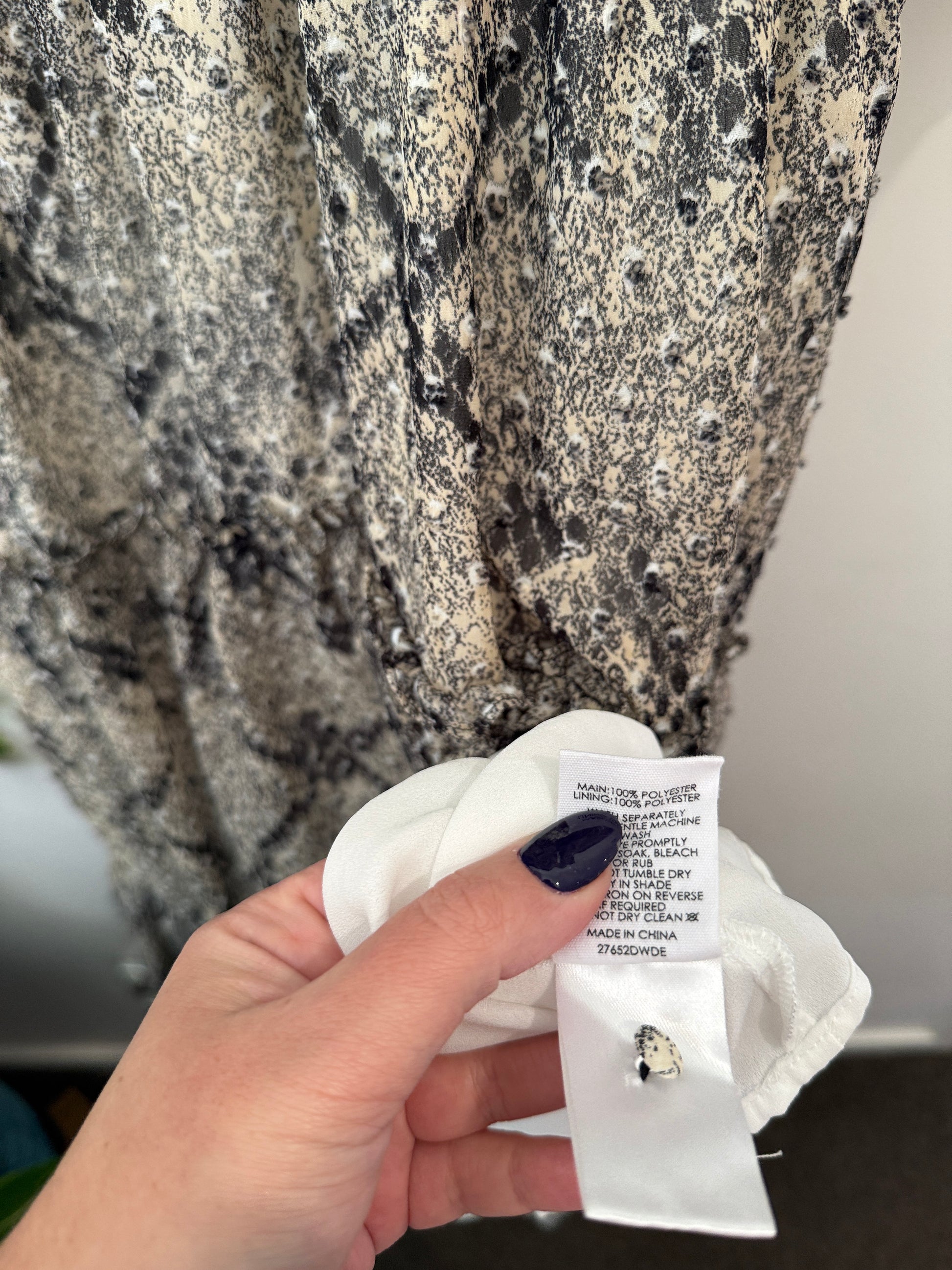 Decjuba Tiered Midi Dress Size 12