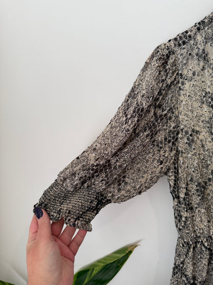 Decjuba Tiered Midi Dress Size 12