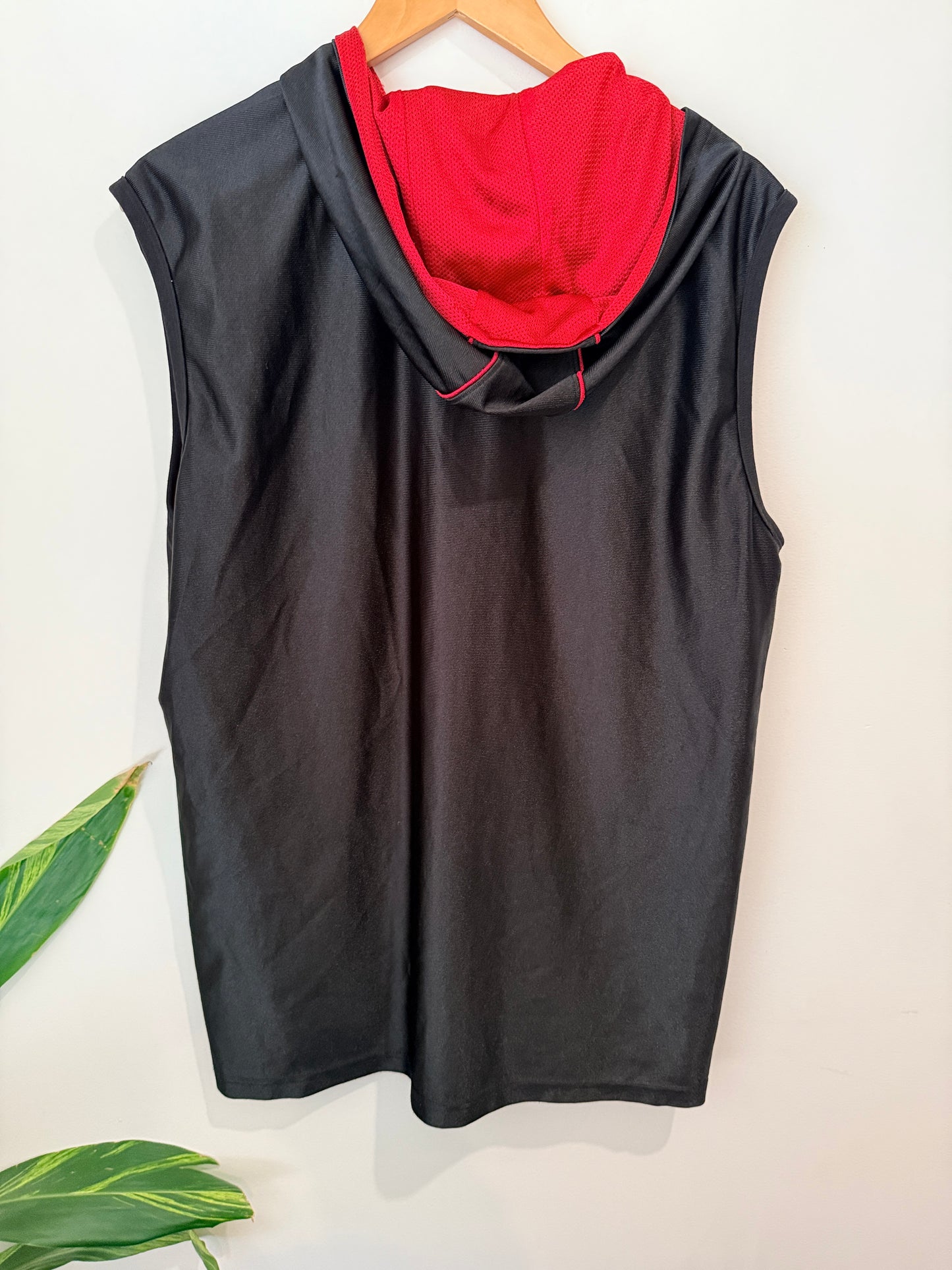 Converse Sleeveless Hooded Jacket Size L
