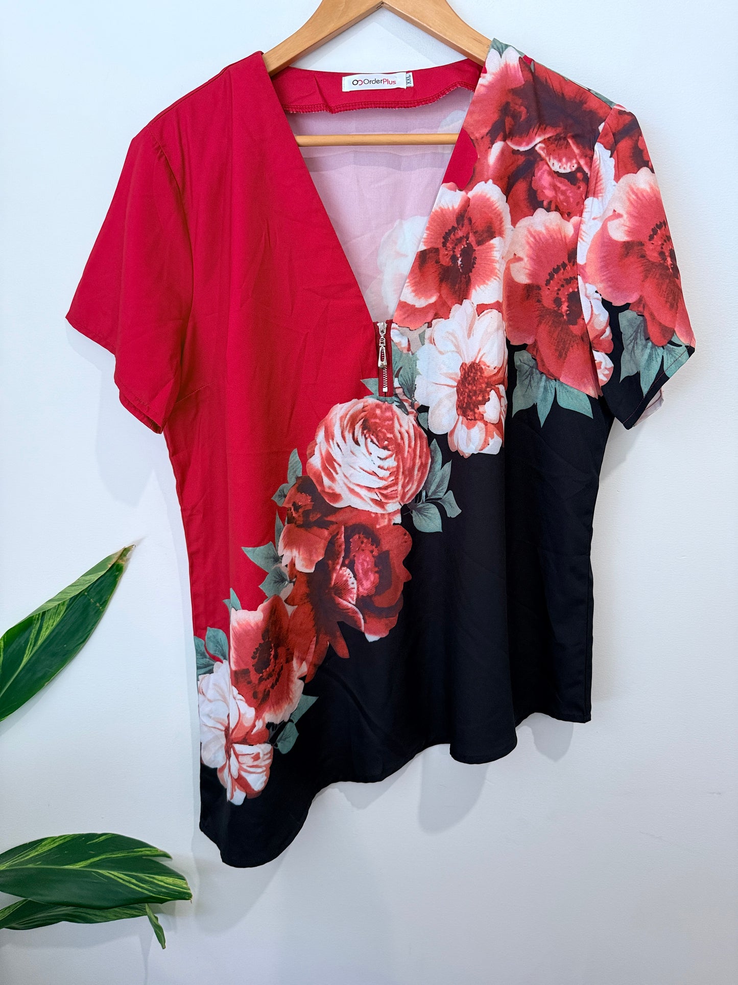 Order Plus V-neck Top Size XXL | U/Arm to U/Arm 56cm