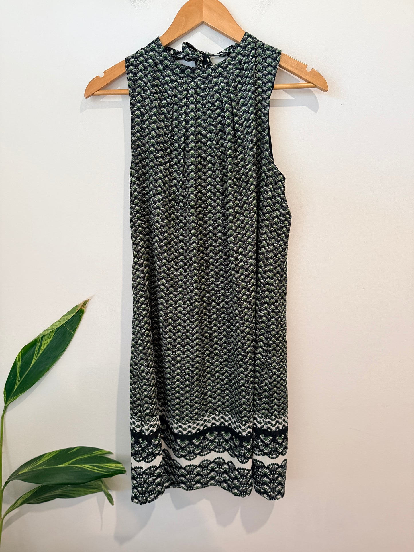 H & M Sleeveless Shift Dress Size 42