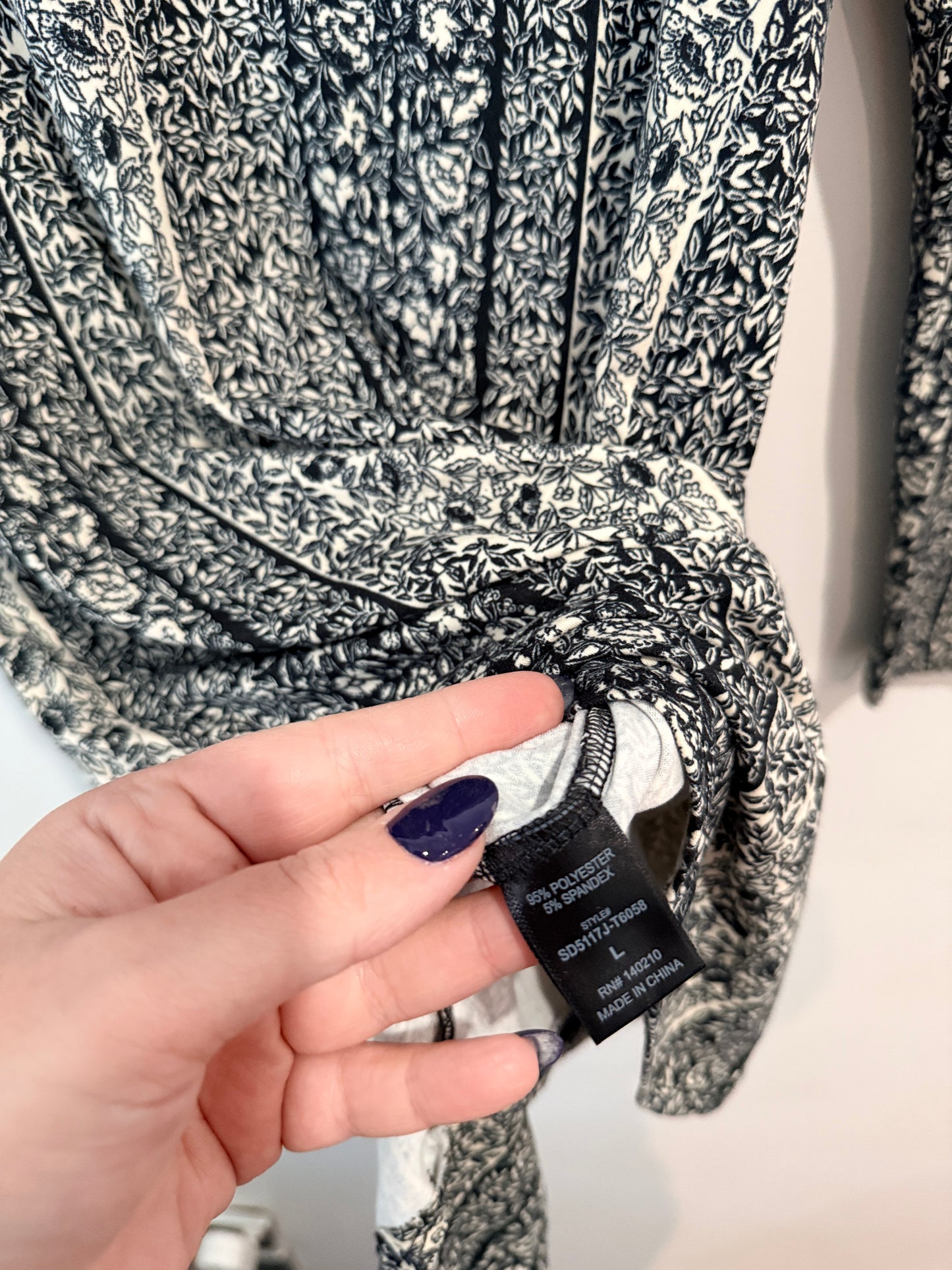 Love Cameron Long Sleeve Dress Size L