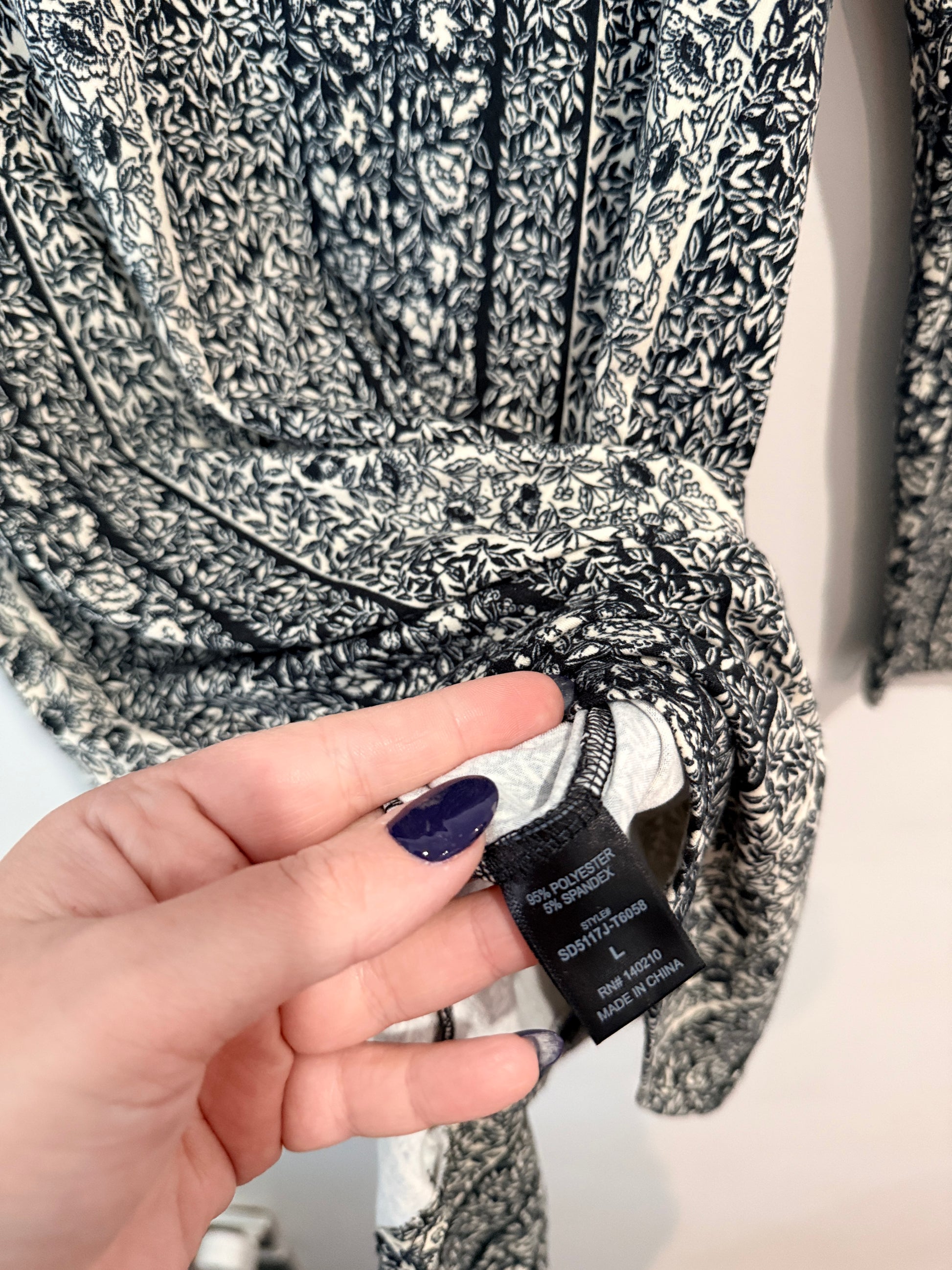 Love Cameron Long Sleeve Dress Size L