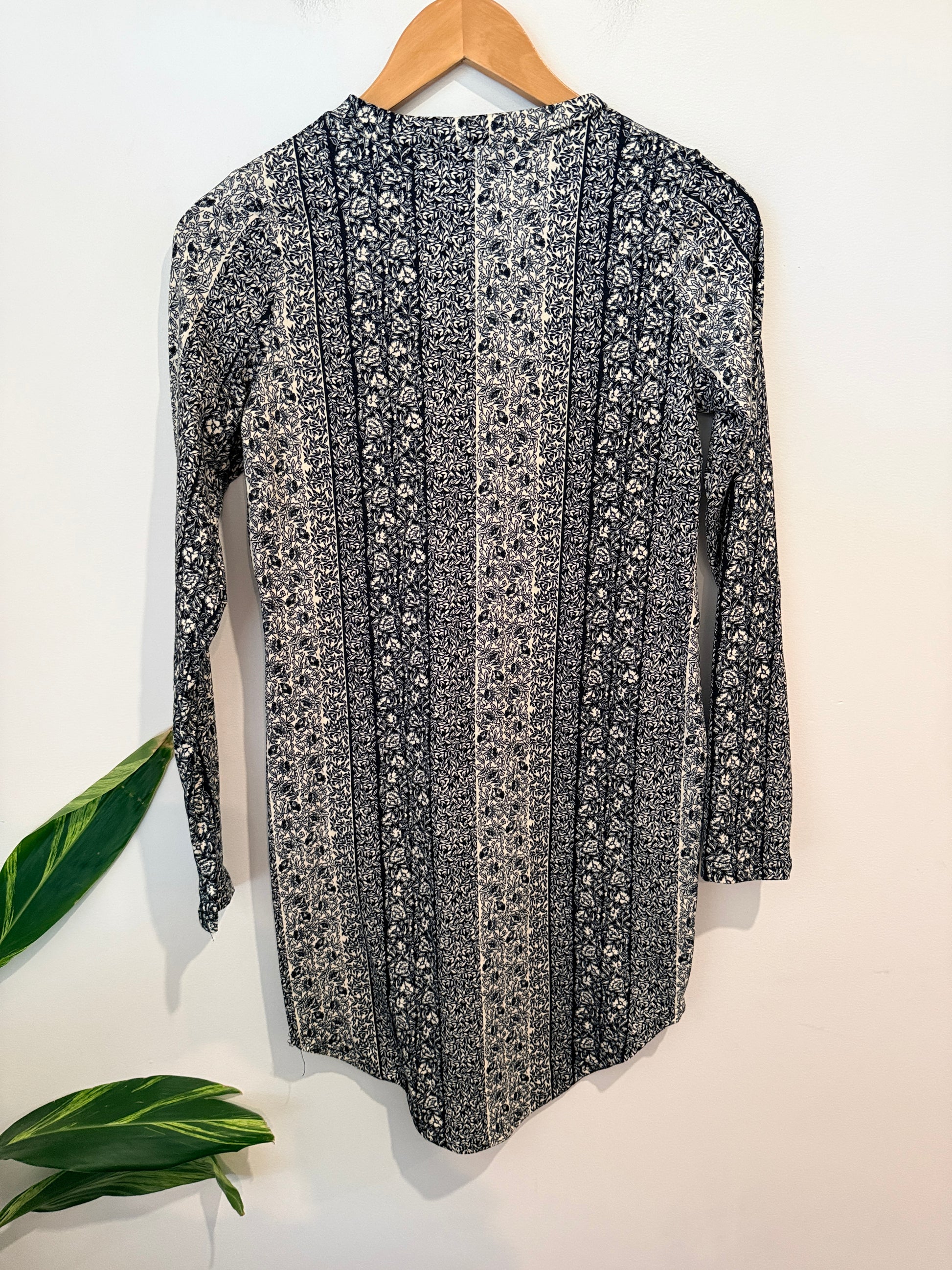 Love Cameron Long Sleeve Dress Size L