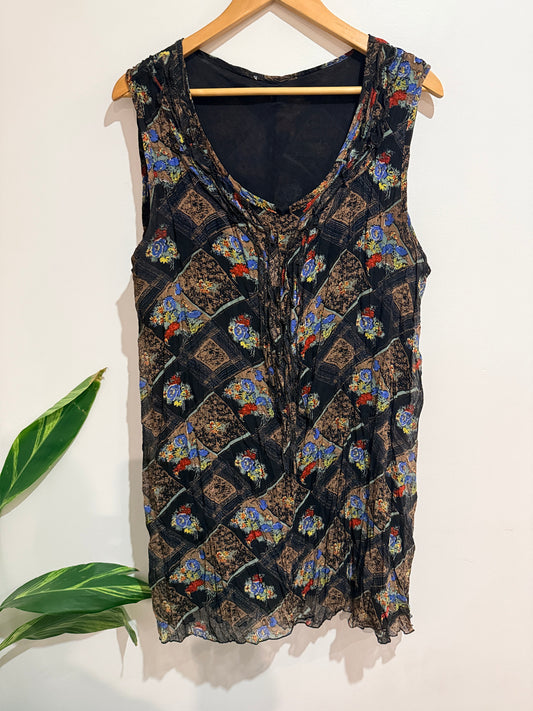 Emma Rose Sleeveless Crinkle Tunic Top Size U/arm to U/arm 56cm