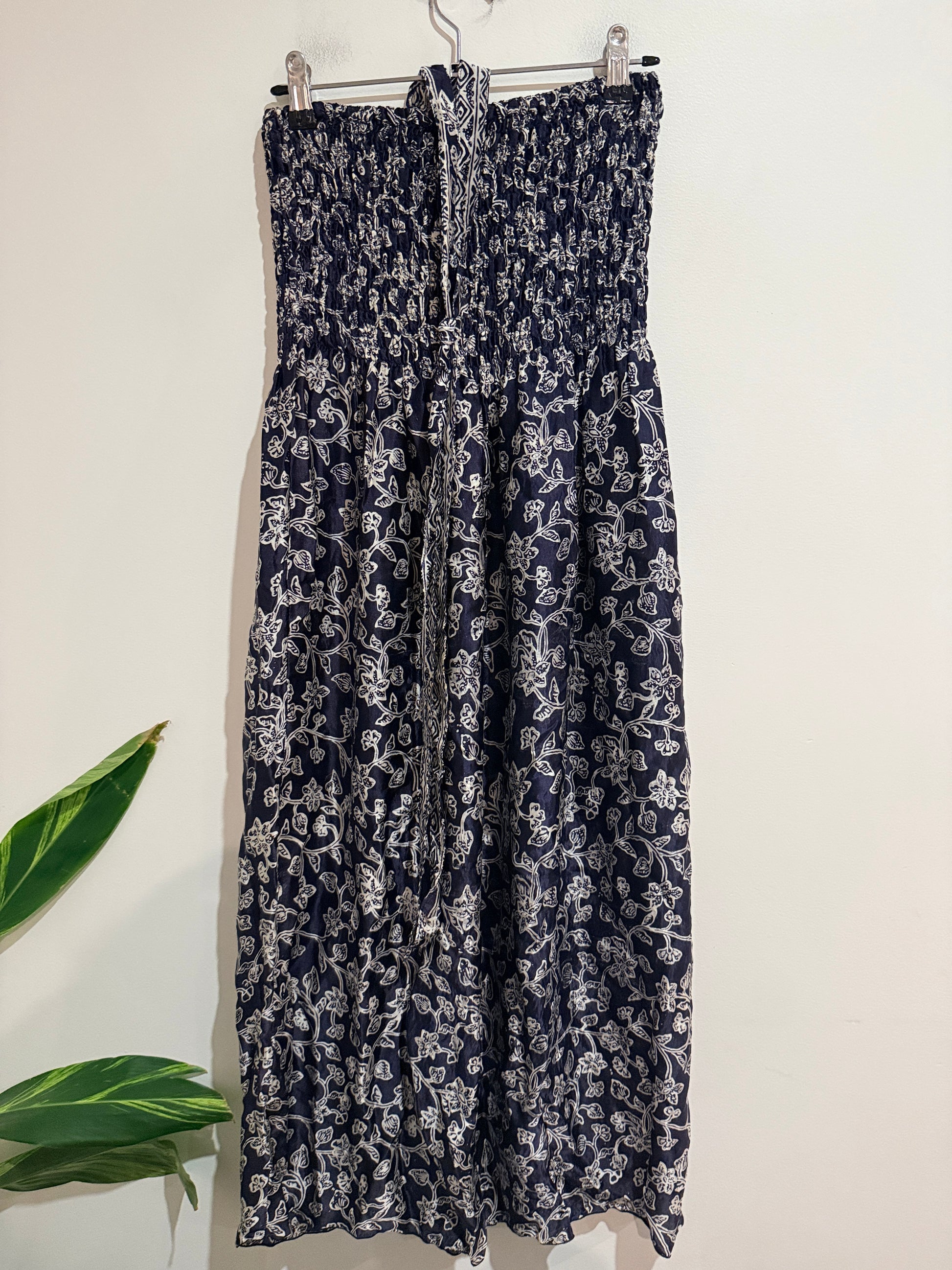 Not Visible In Photos Strapless Shirred Maxi Dress Floral Print Size U/arm to U/arm 31cm