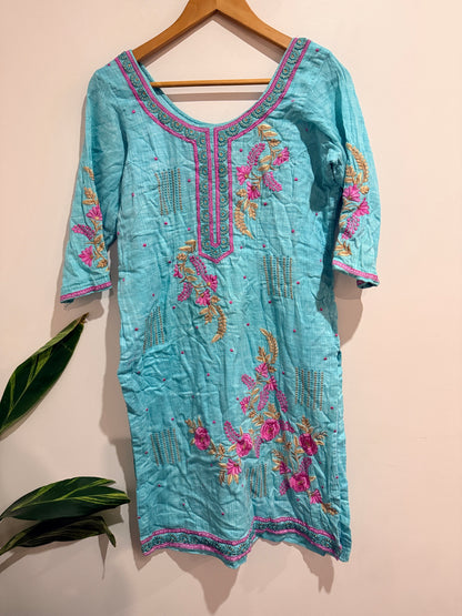 Brand Unknown Embroidered Kurta Tunic Size U/arm to U/arm 48cm