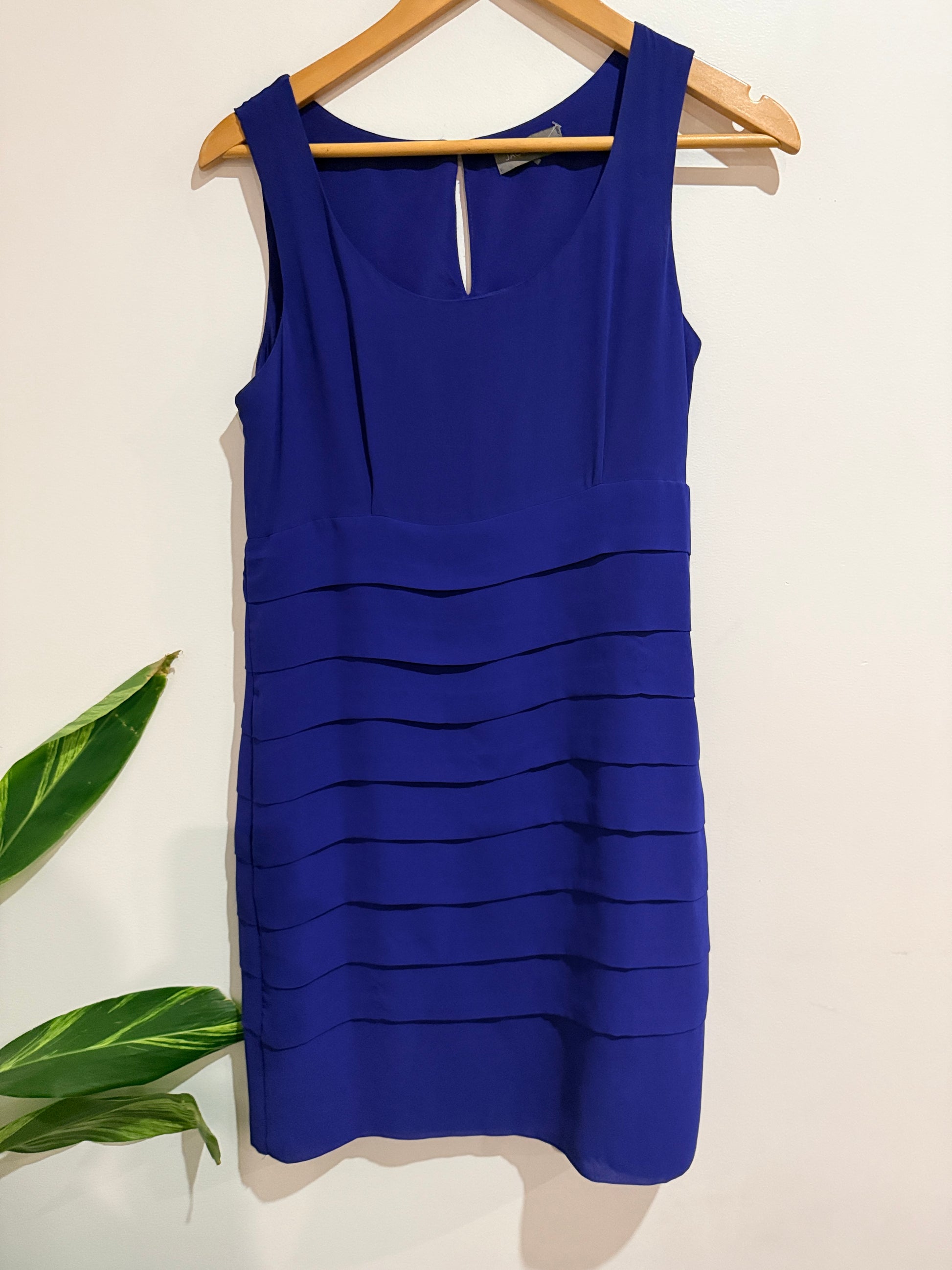 Jacqui.e Tiered Shift Dress Size 8