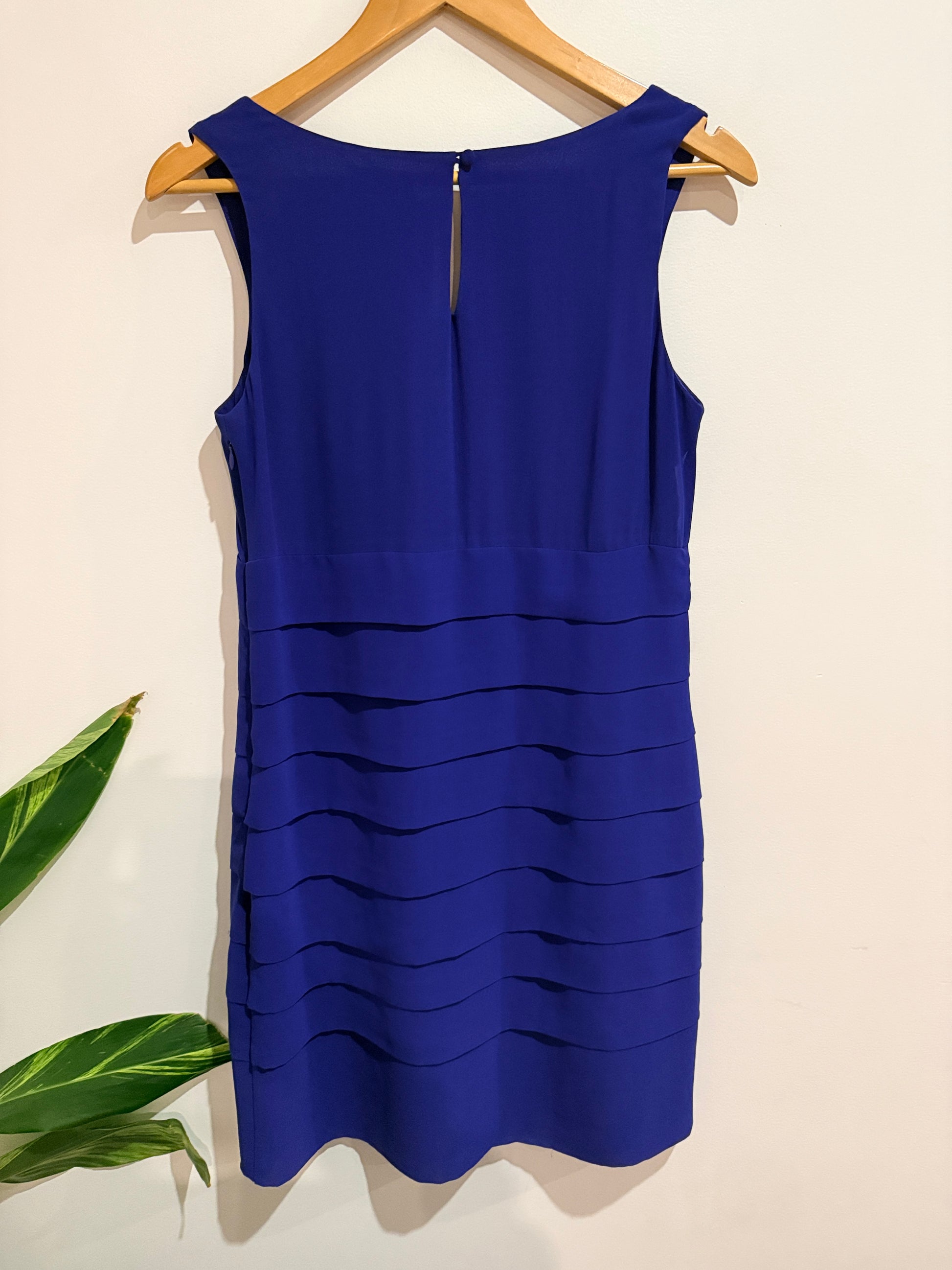 Jacqui.e Tiered Shift Dress Size 8