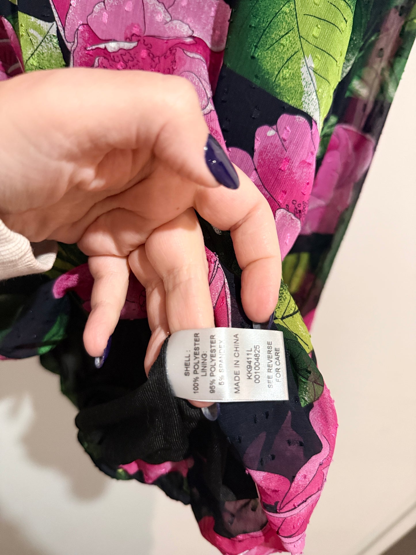 K+K Black Rose Print Sheer V-neck Blouse Size S (U/arm to U/arm 55cm)