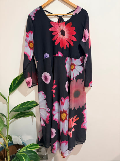 Brand Unknown Black Daisy Floral Sheer Midi Dress Size XXL (U/arm to U/arm 55cm)
