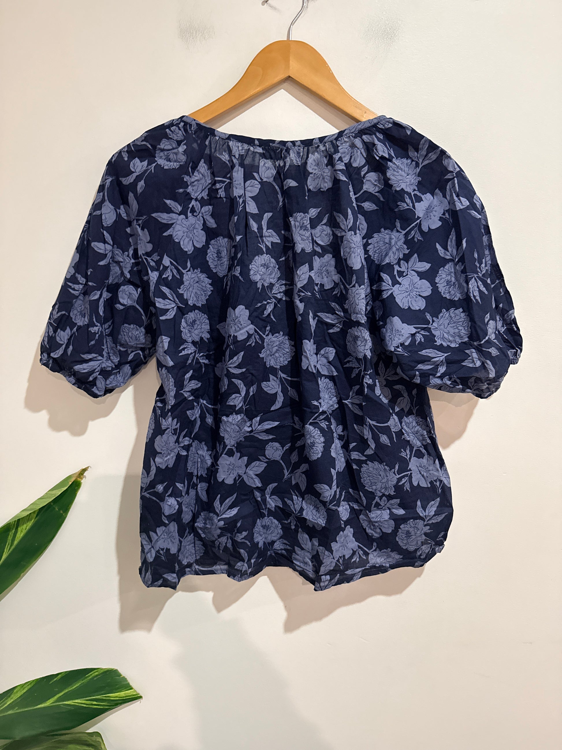 Spirit Floral Puff Sleeve V-neck Blouse Size 12