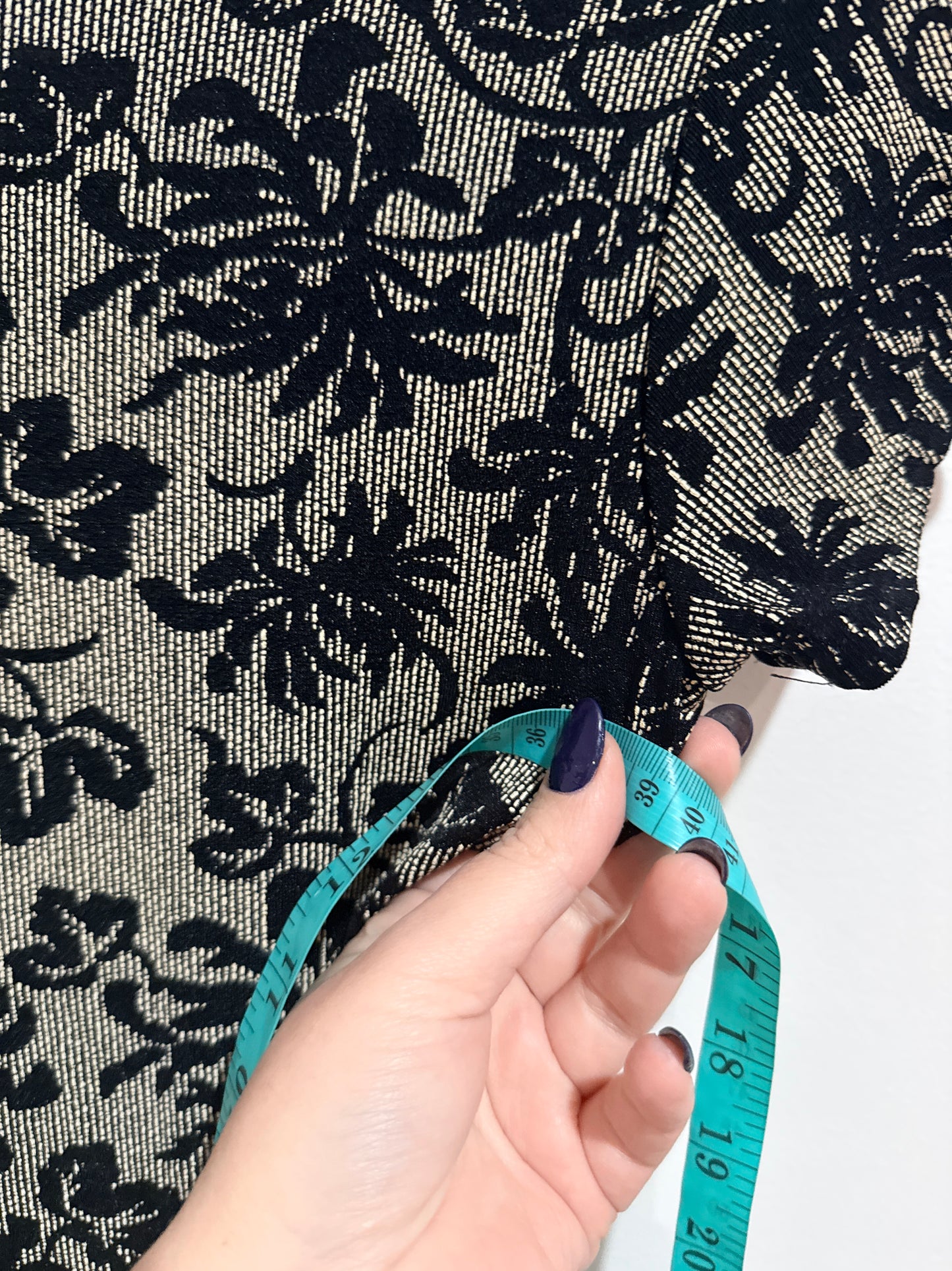 All That Jazz Floral Metallic Knit Mini Dress Size U/arm to U/arm 39cm
