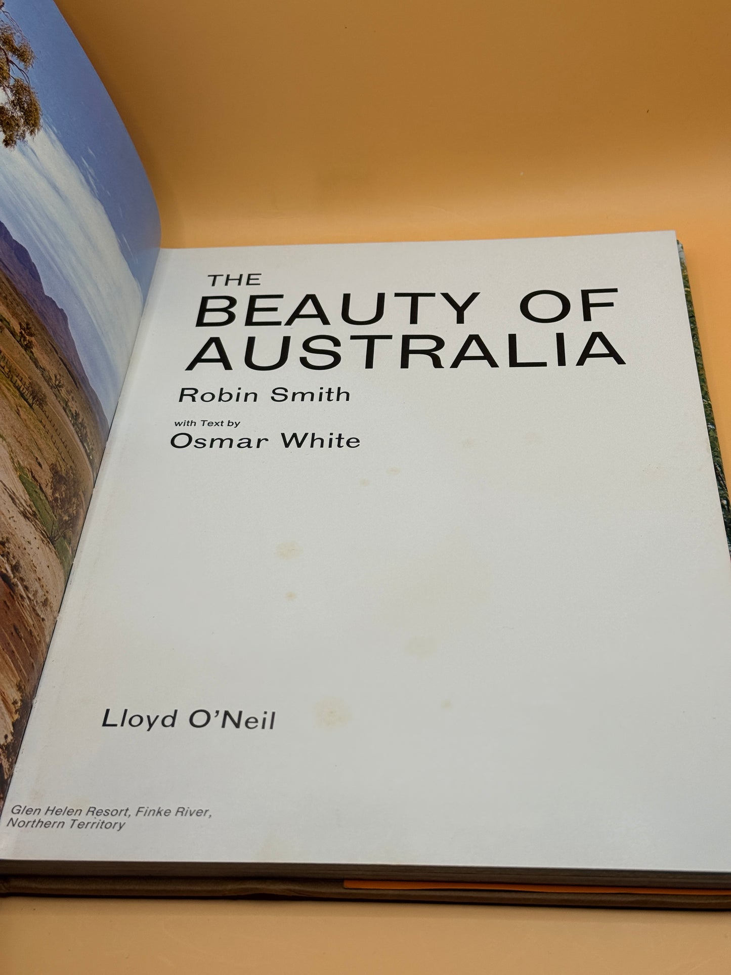 The Beauty of Australia by Robin Smith and Osmar White