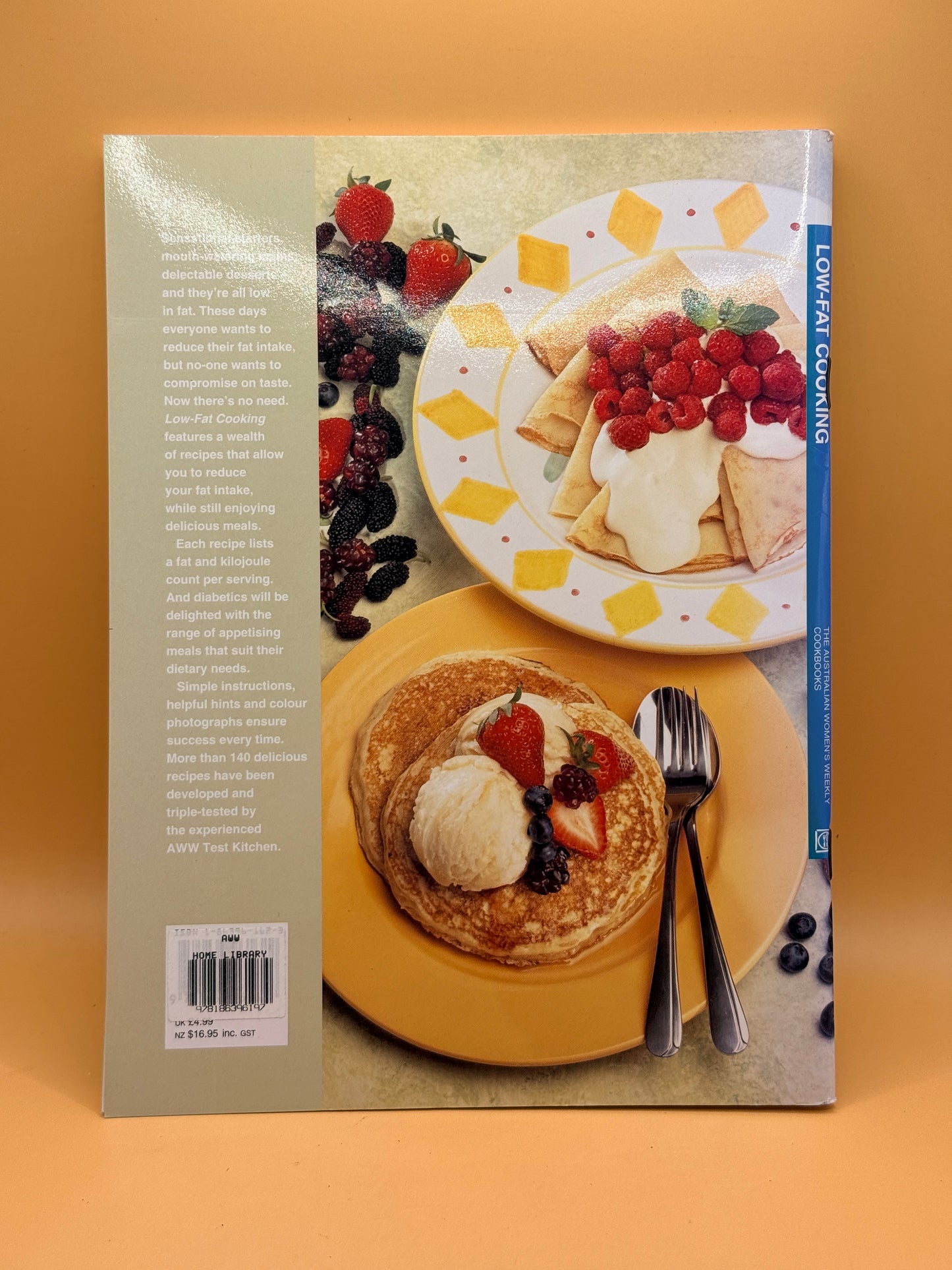 Low-Fat Cooking by Women's Weekly