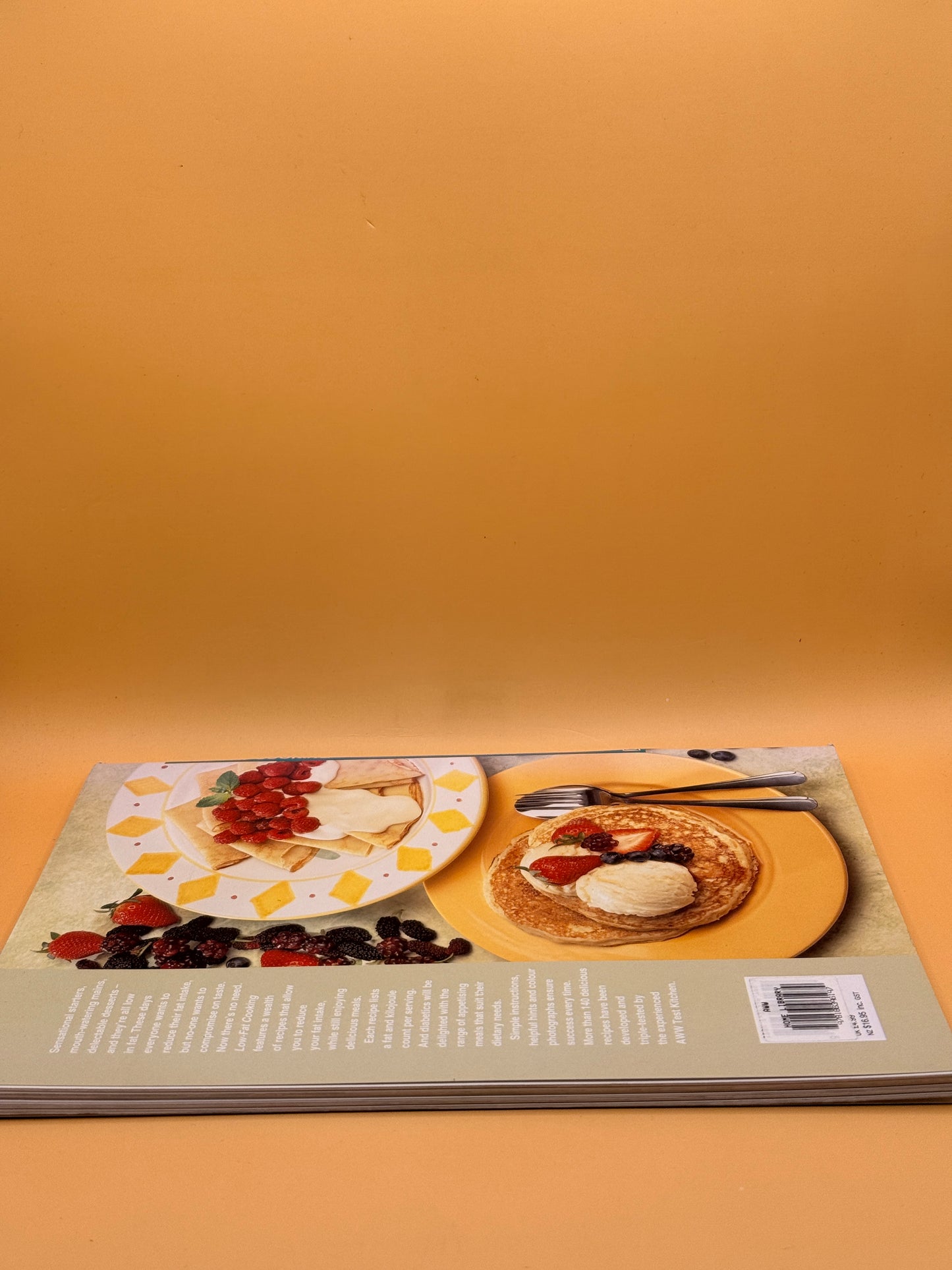 Low-Fat Cooking by Women's Weekly