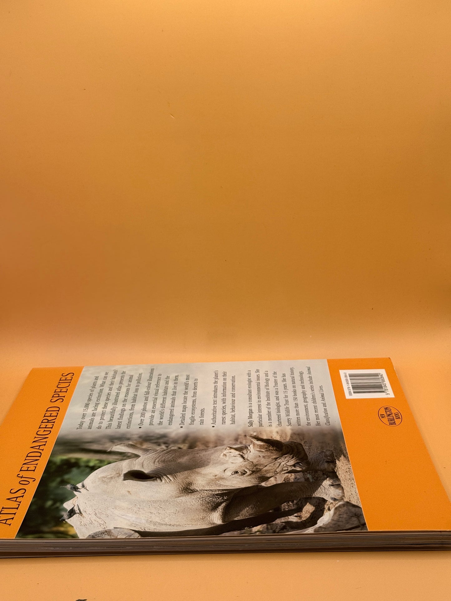 Atlas of Endangered Species by Sally Morgan