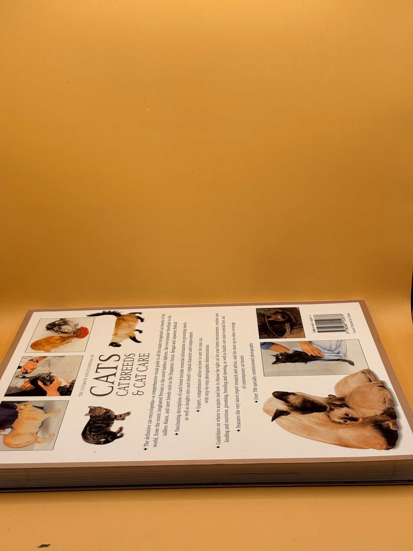 The Ultimate Encyclopedia of Cats, Cat Breeds & Cat Care by Alan Edwards
