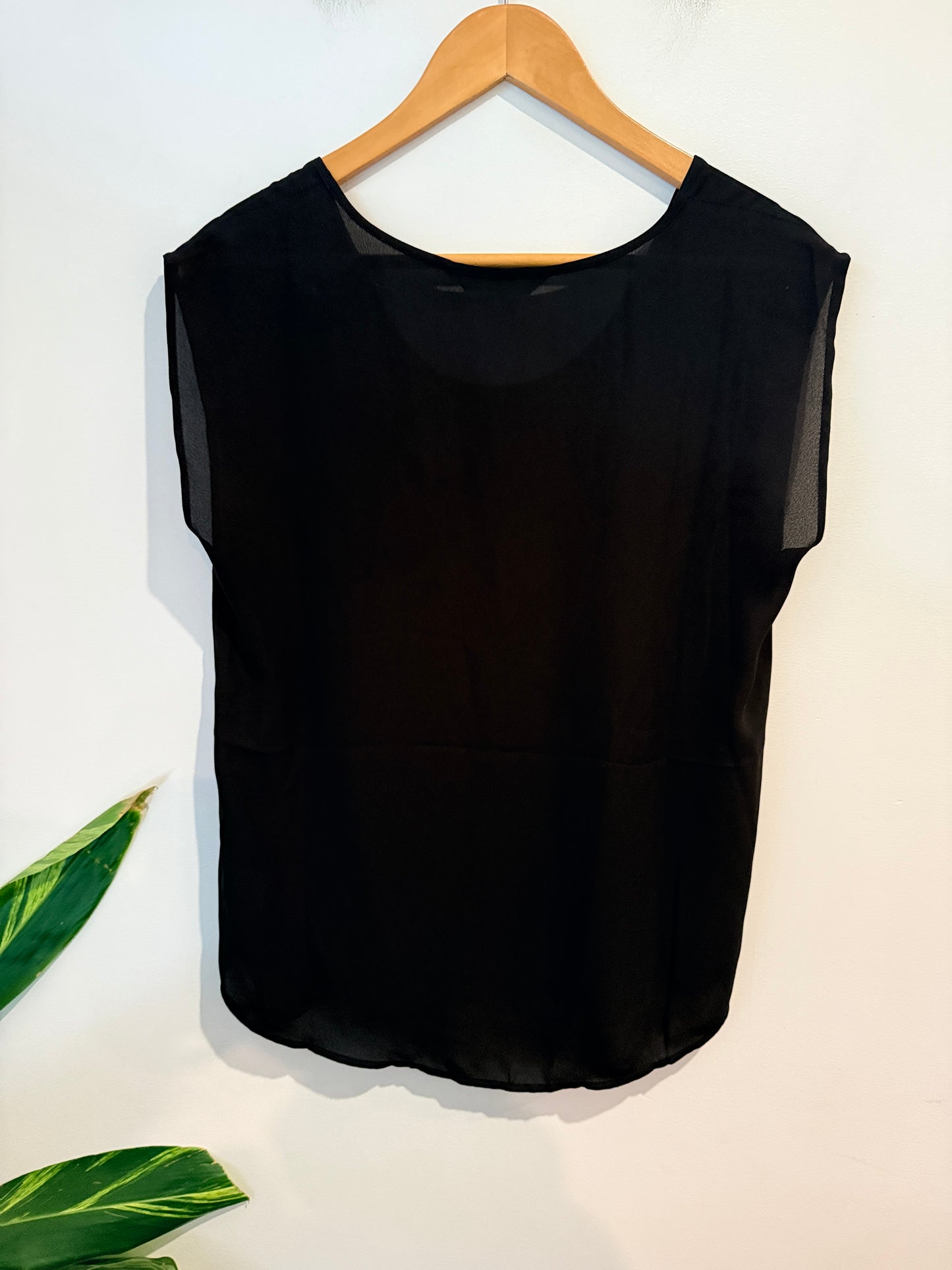 Decjuba Sleeveless Blouse Size S