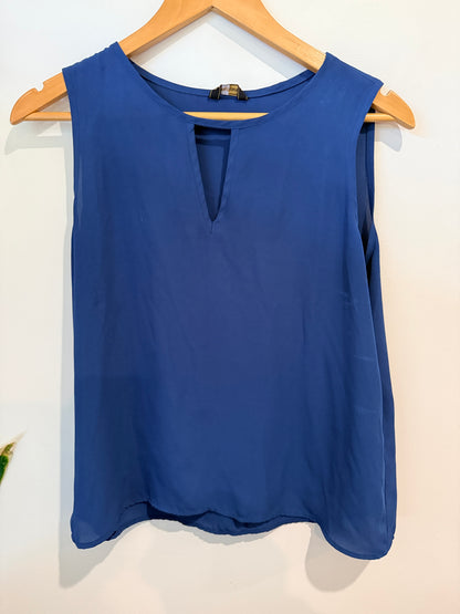 YALY Couture Keyhole Sleeveless Top Size U/arm to U/arm 50cm