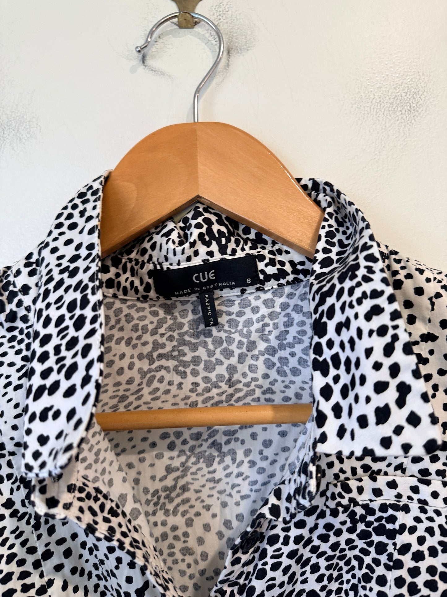 Cue Sleeveless Button-up Shirt Spotted Print Size 8