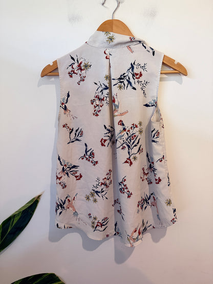 H&M Sleeveless Tie-neck Top Bird & Floral Print Size US 4