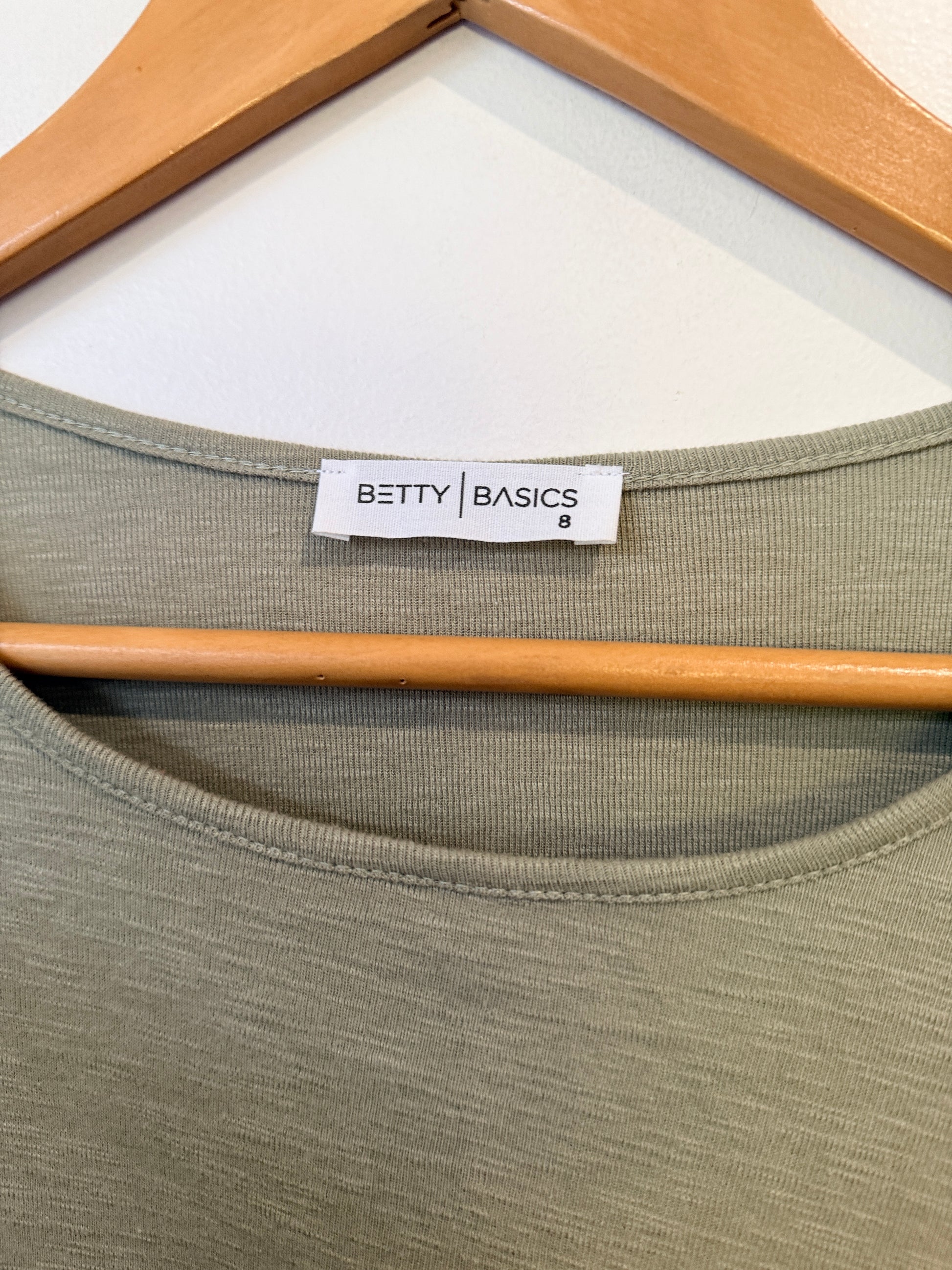 Betty Basics Twist Front Tee Size 8