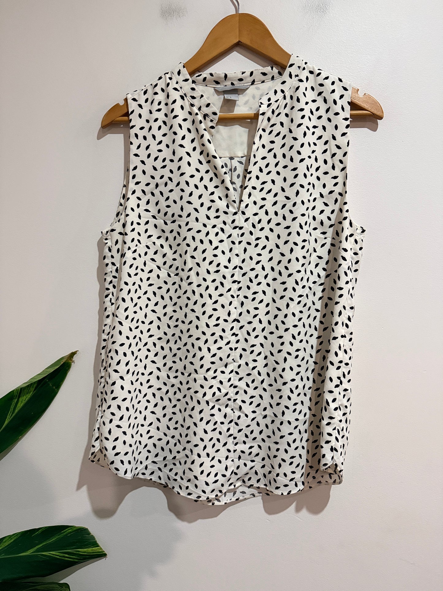 H & M Sleeveless Top Size 40