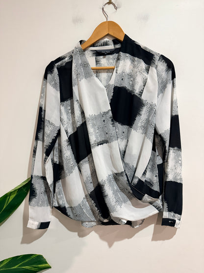 Oliver Black Plaid Twist Front Top Size 10