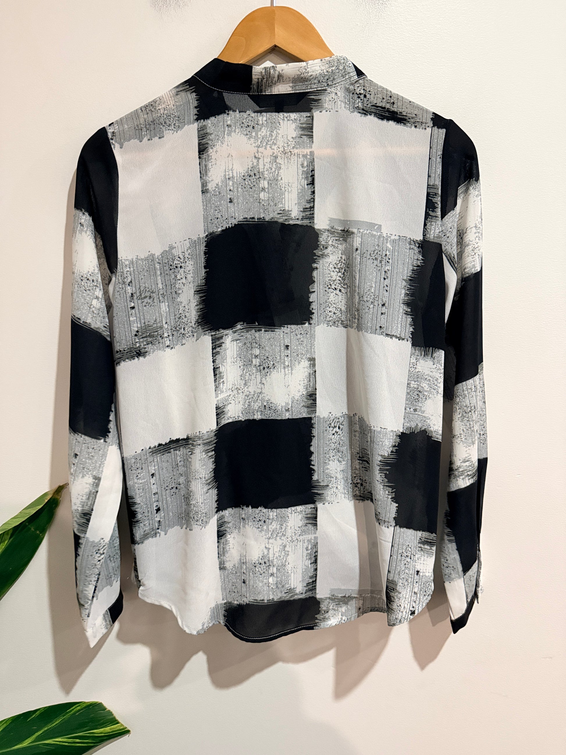 Oliver Black Plaid Twist Front Top Size 10