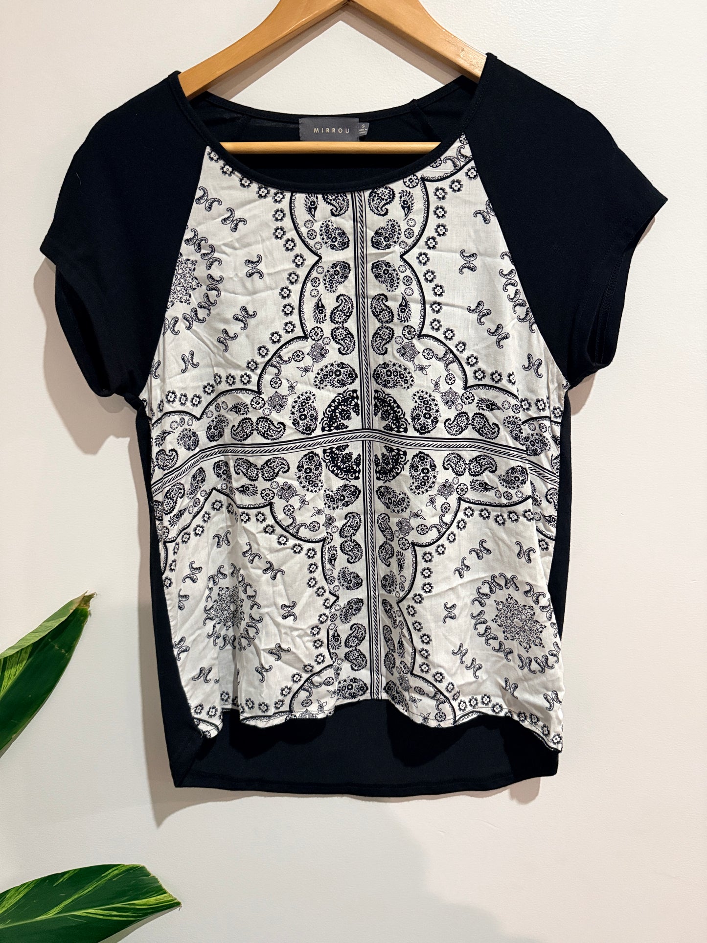 Mirrou Paisley Print Top Size S