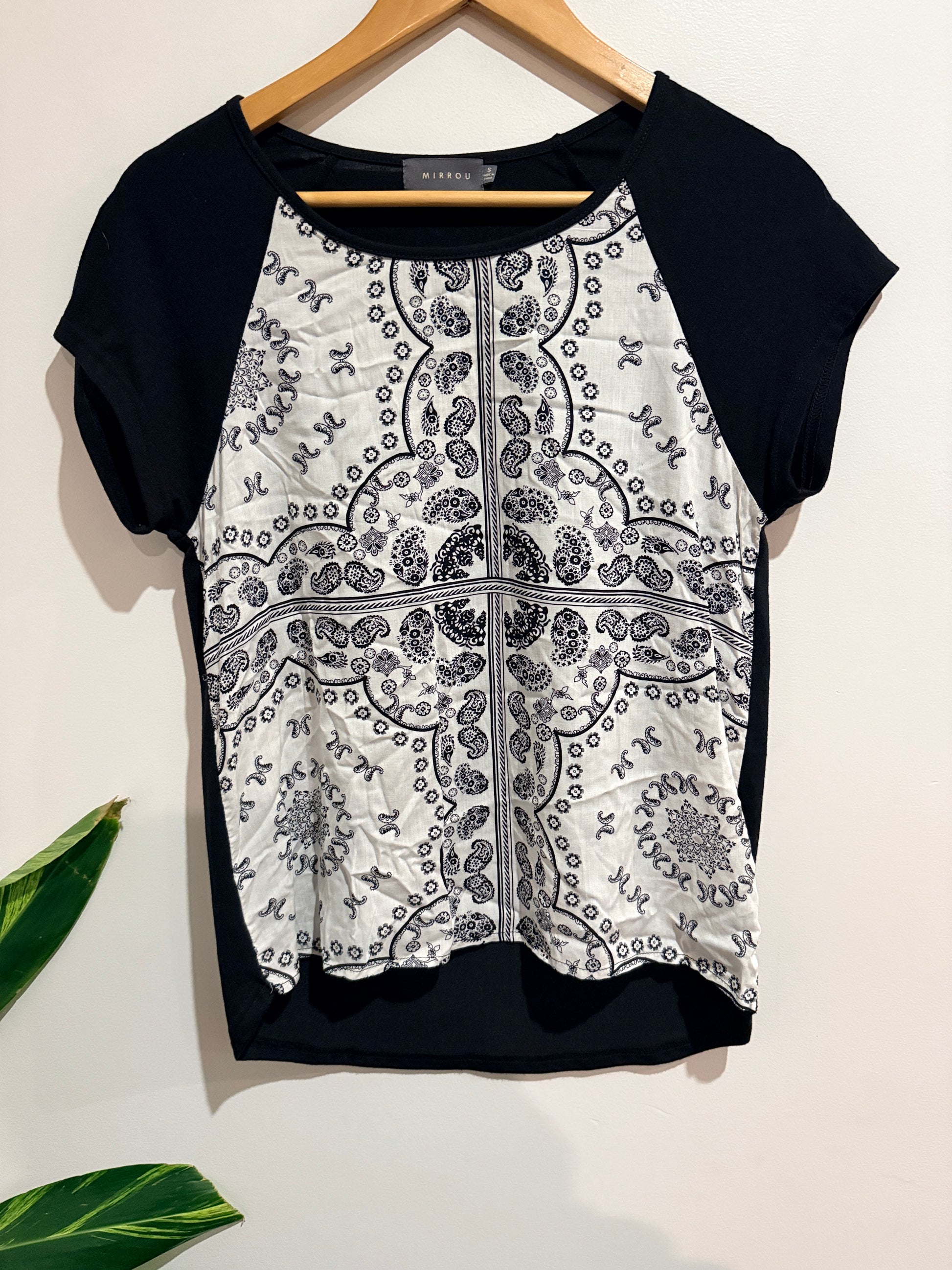 Mirrou Paisley Print Top Size S