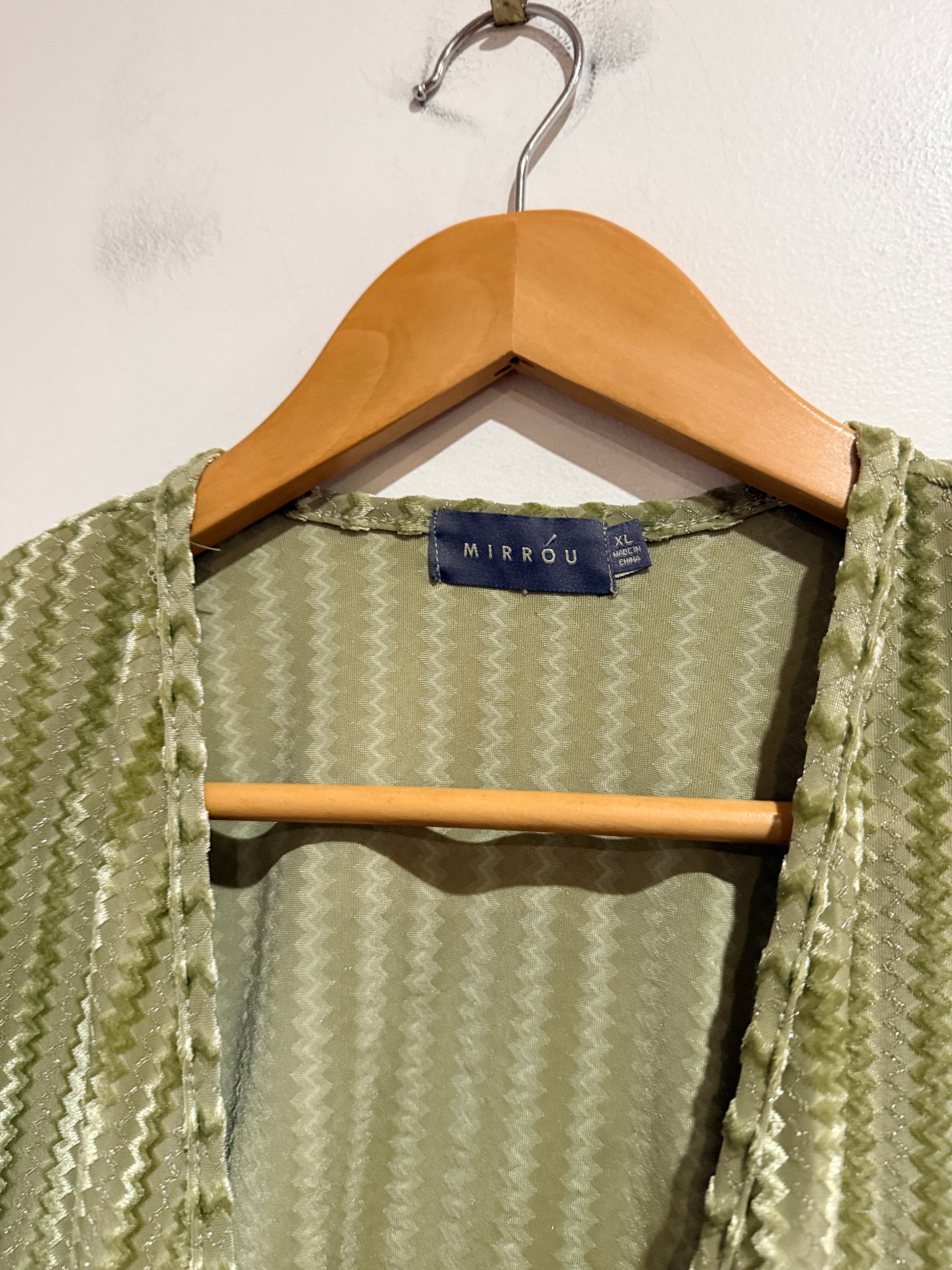 Mirrou Tie-front Crop Top Size XL