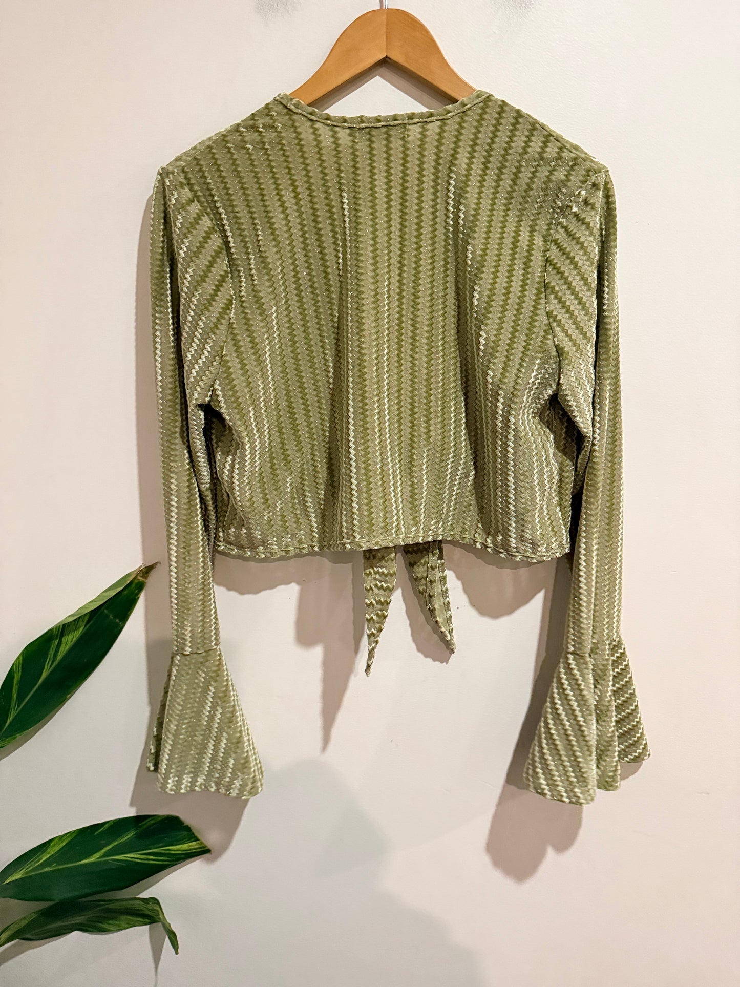 Mirrou Tie-front Crop Top Size XL