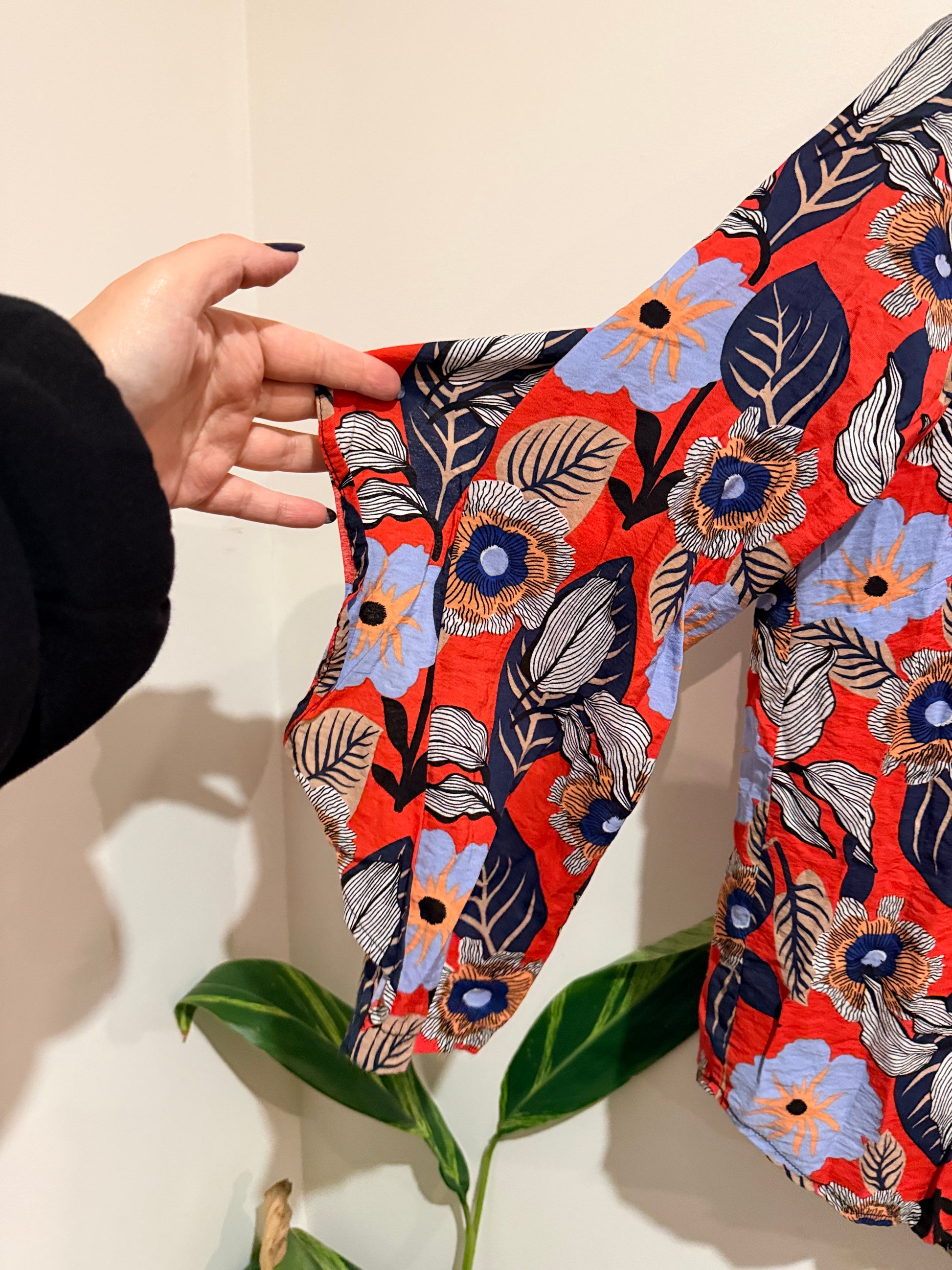 Seduce (NZ Made) Long-sleeve Floral Top Size 10