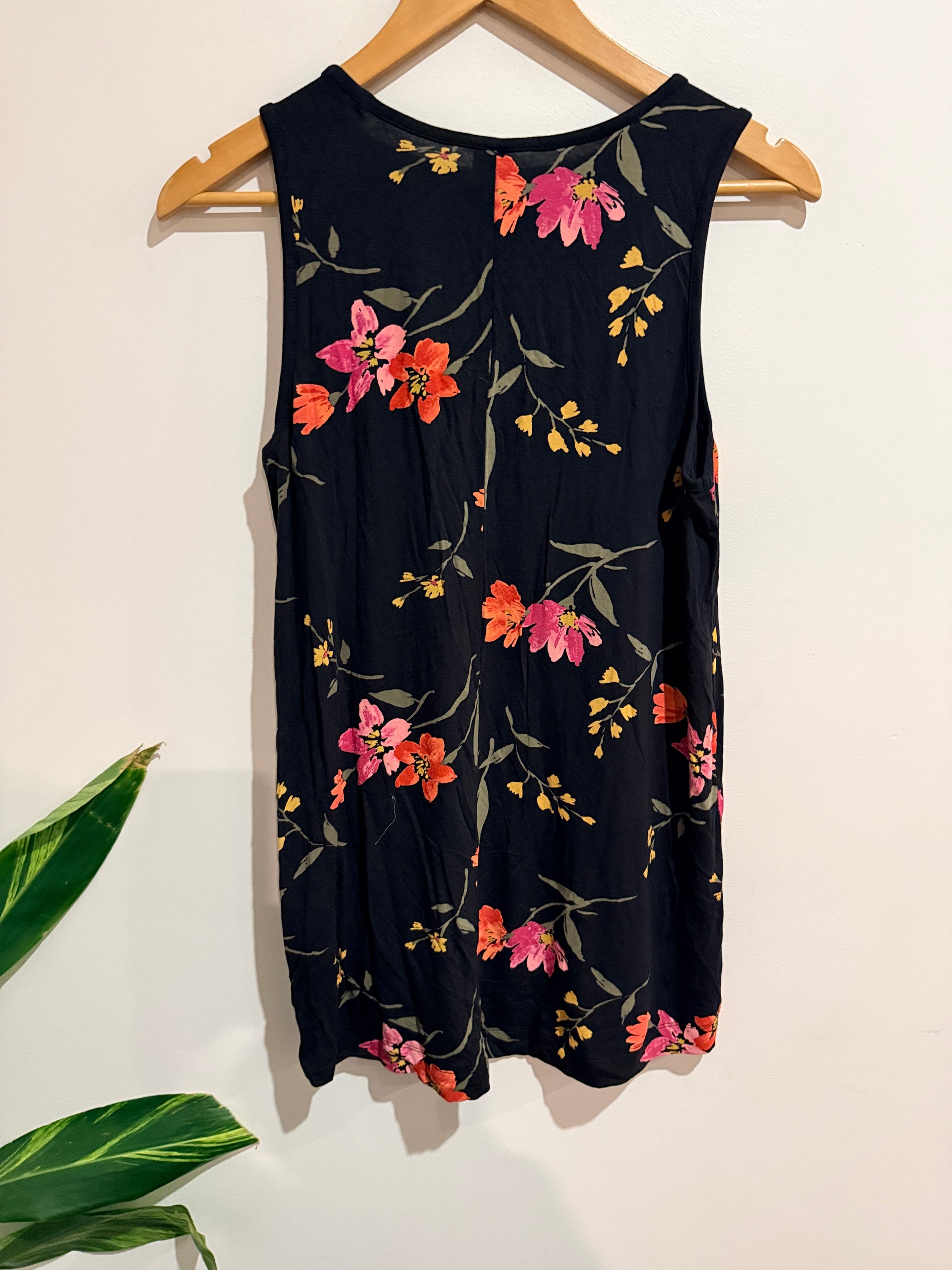 Old Navy Tank Top Size M