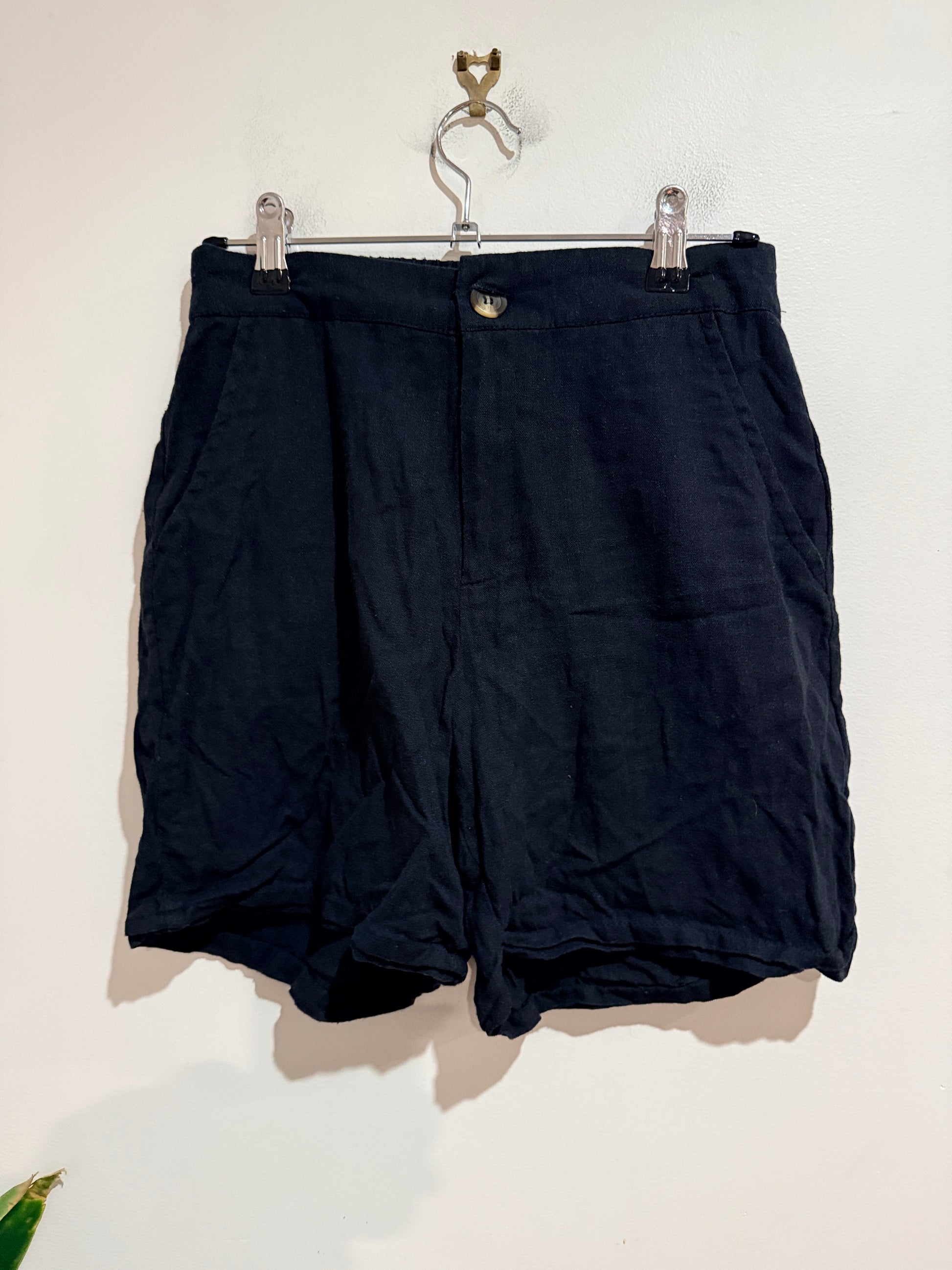 Spirit High-rise Shorts Size 8