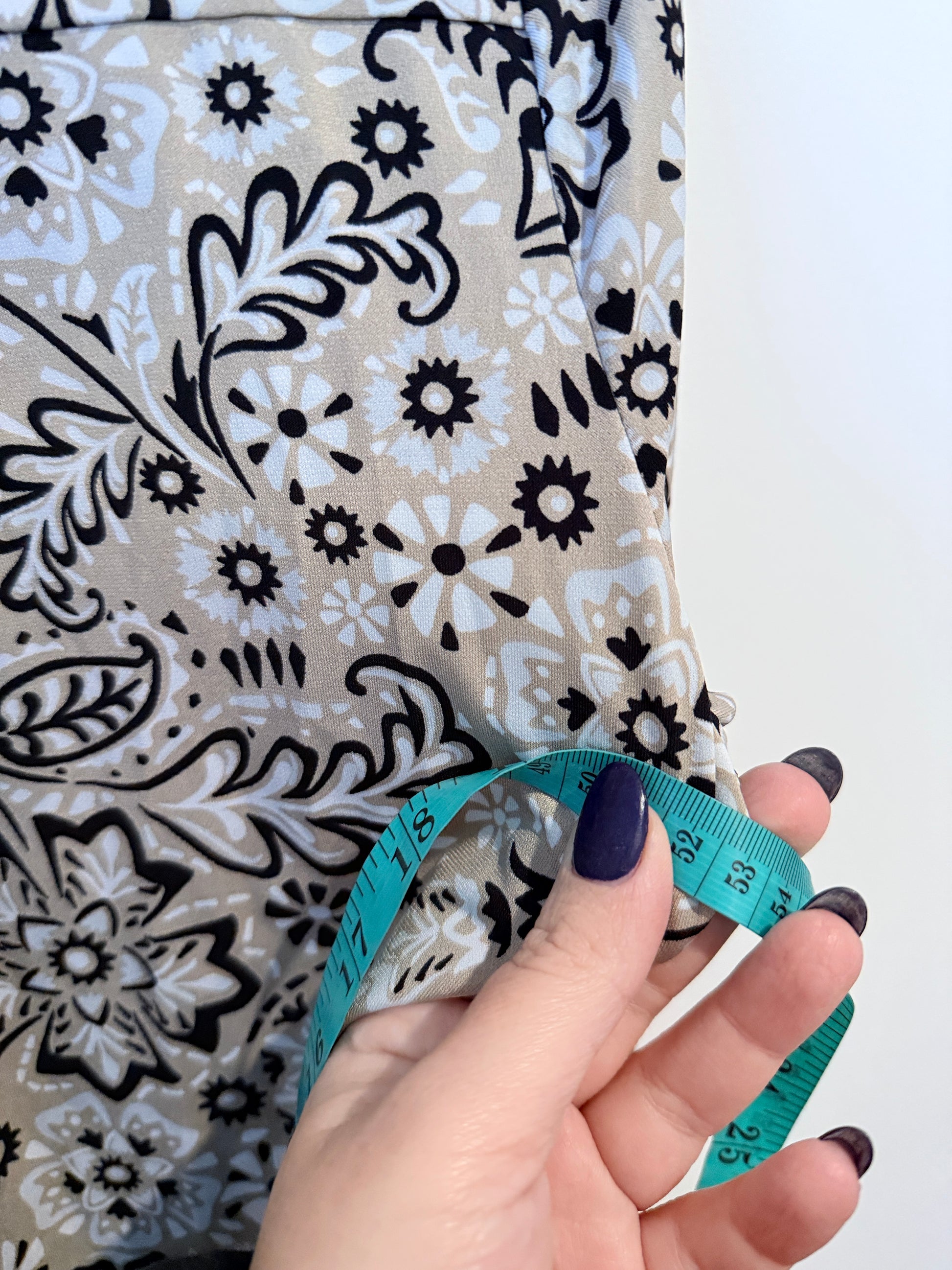 Brand Unknown 3/4 Sleeve Floral Print Shirt Size U/Arm to U/Arm 52cm