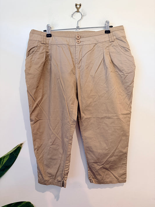 Brand Unknown Cropped Pleated Trousers Size 3XL (31) | Waist 86cm
