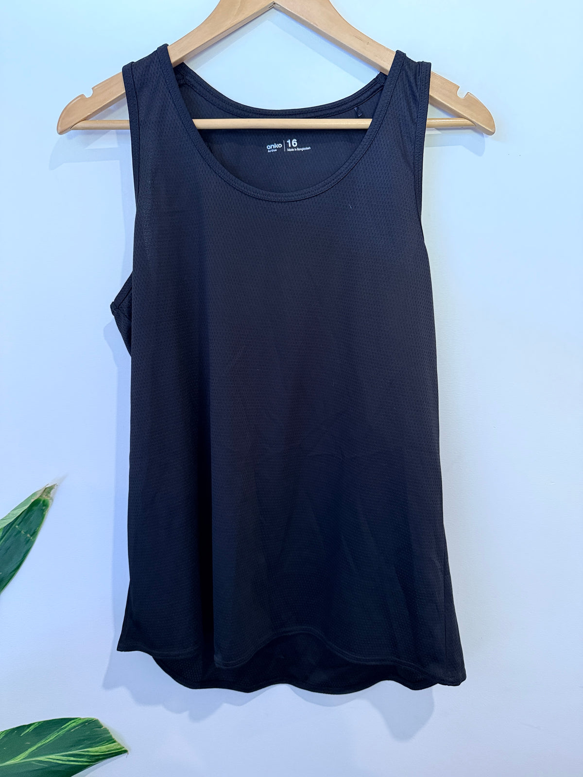 Anko Scoop-neck Tank Top Size 16