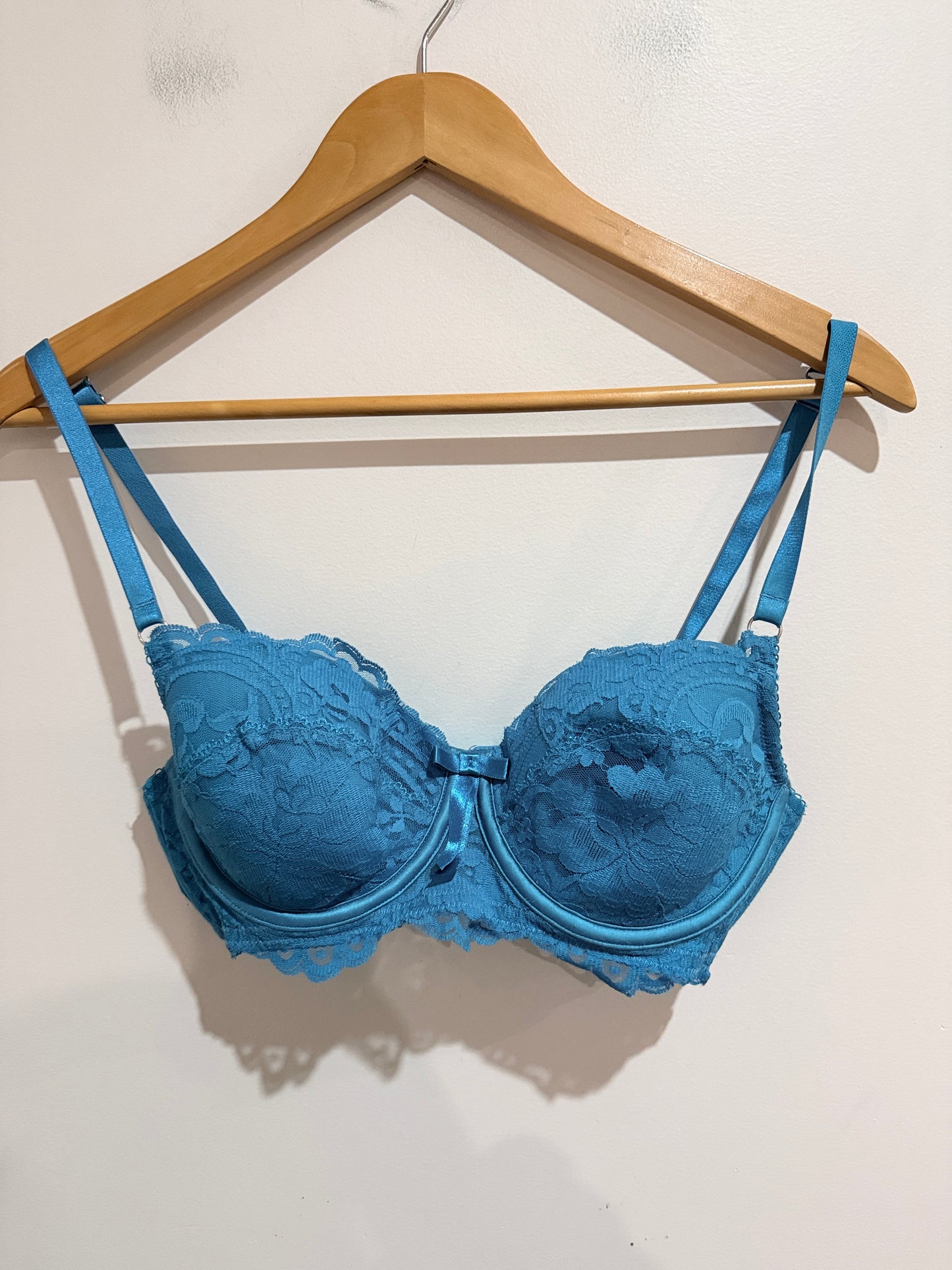 Bendon Floral Lace Underwire Bra Size 36C
