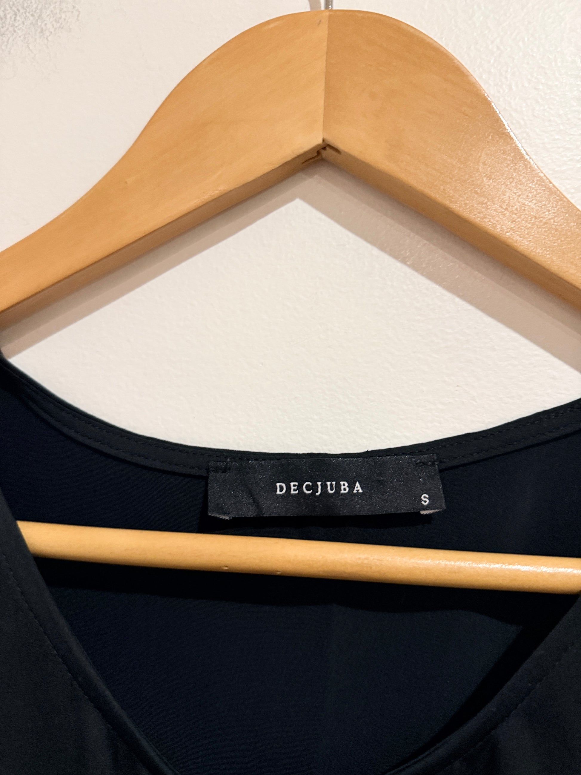 Decjuba Sleeveless Tank Top Size S