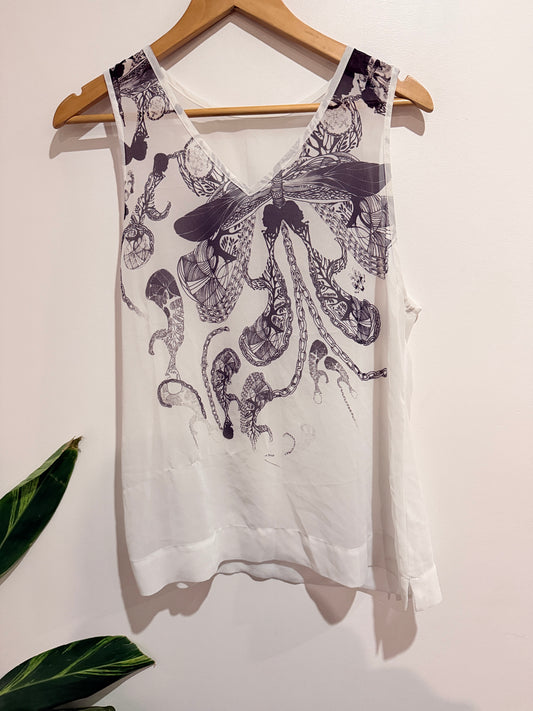 Brand Unknown Sleeveless V-neck Top Size U/Arm to U/Arm 47cm