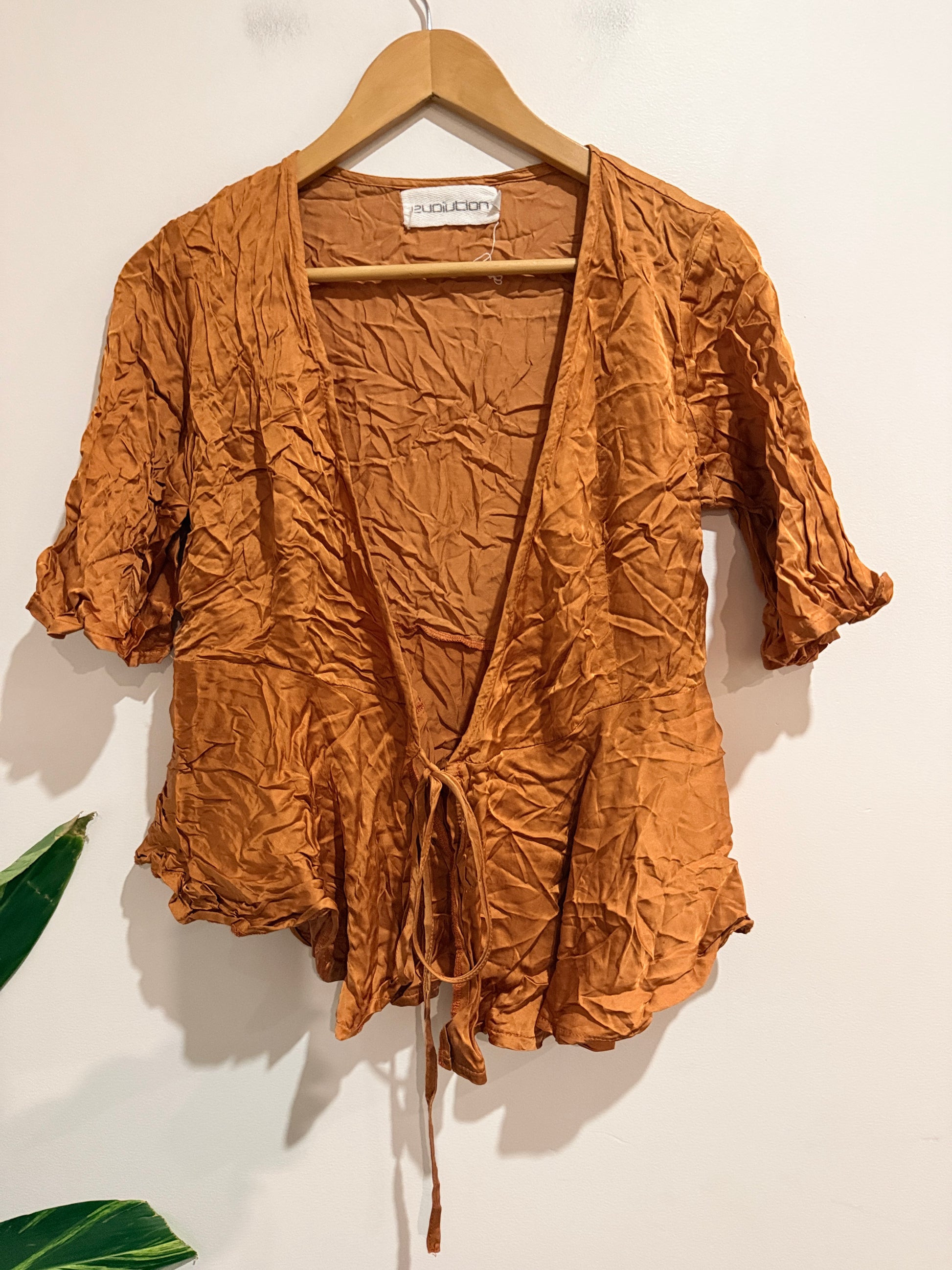 Evolution Crinkle Tie-front Top Size 10