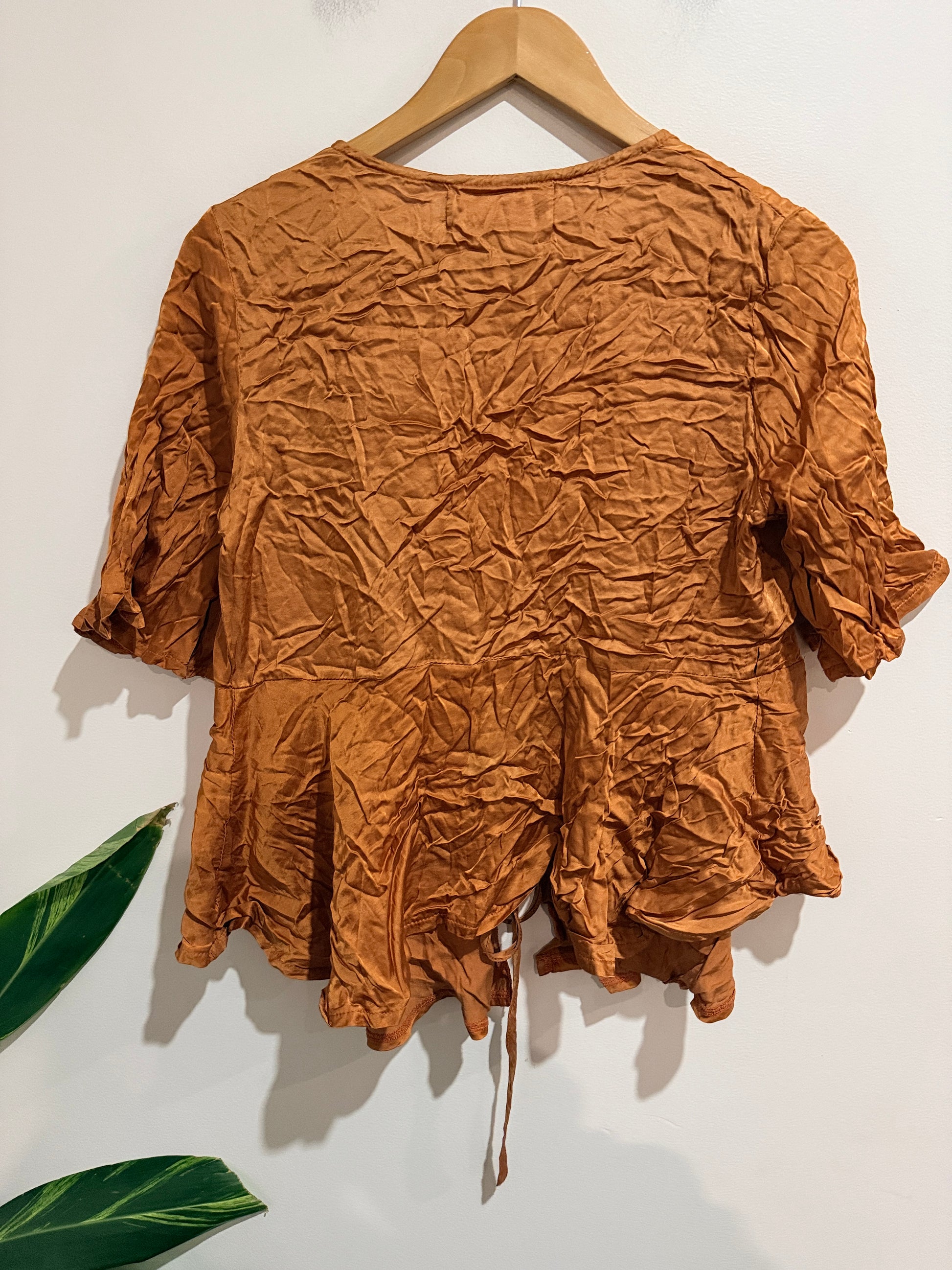 Evolution Crinkle Tie-front Top Size 10