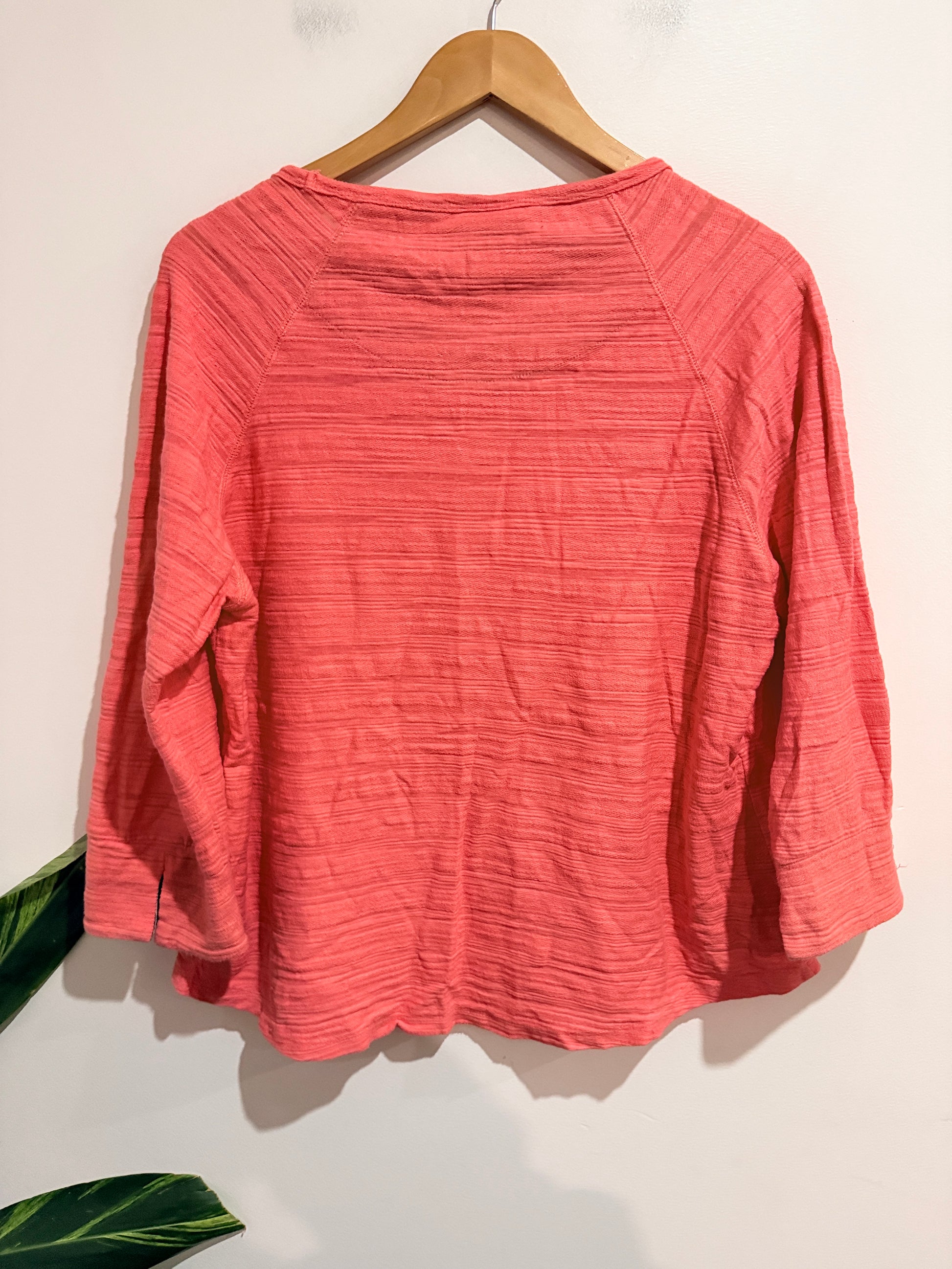 Line 7 Long-sleeve Knit Top Size L