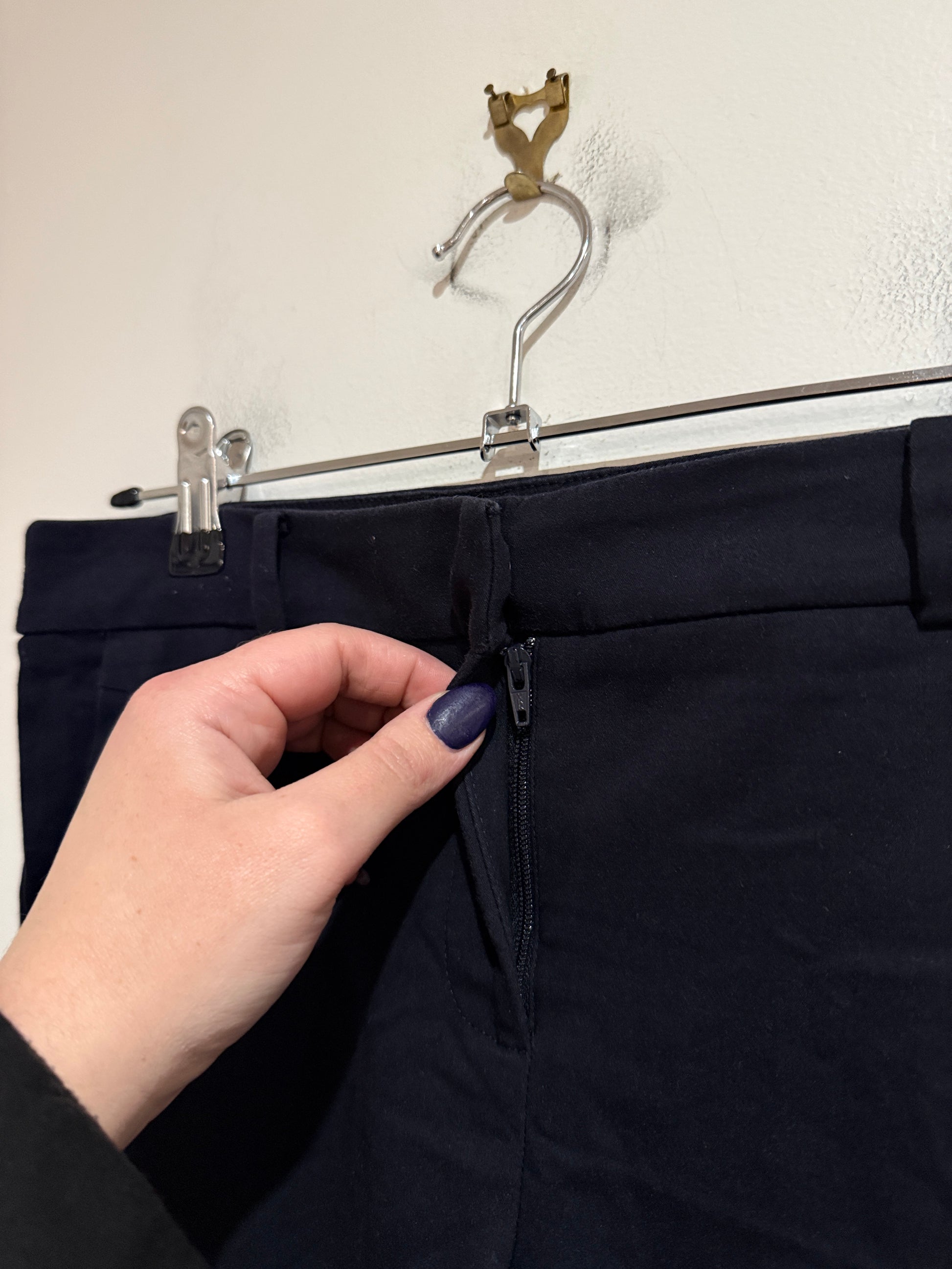 Forever New Ankle-length Trousers Size 8