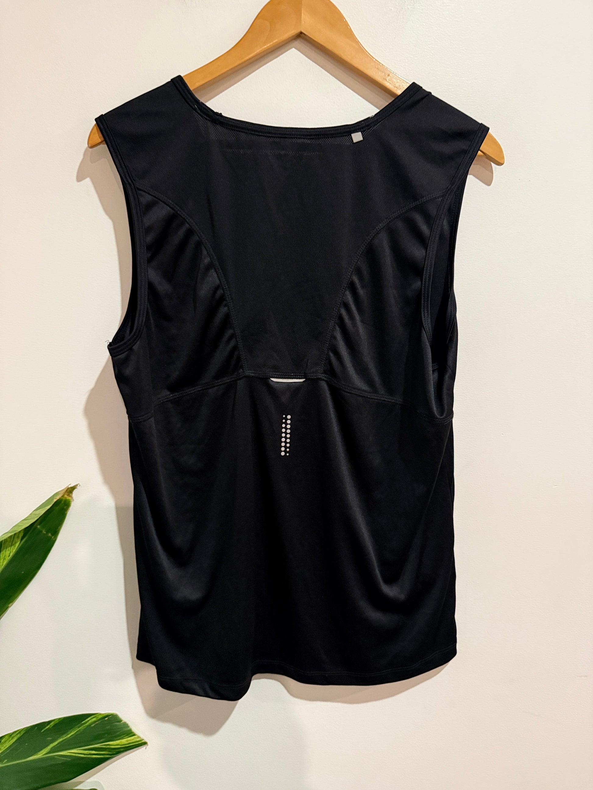 Old Navy Active Black Sleeveless Sports Tank Size 2XL